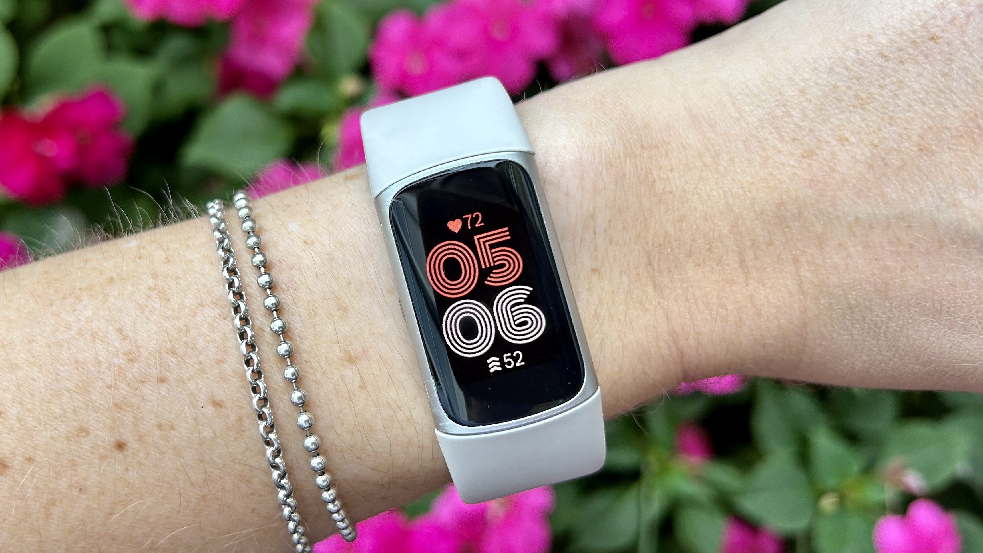 Fitbit Charge 6 מסך הבית