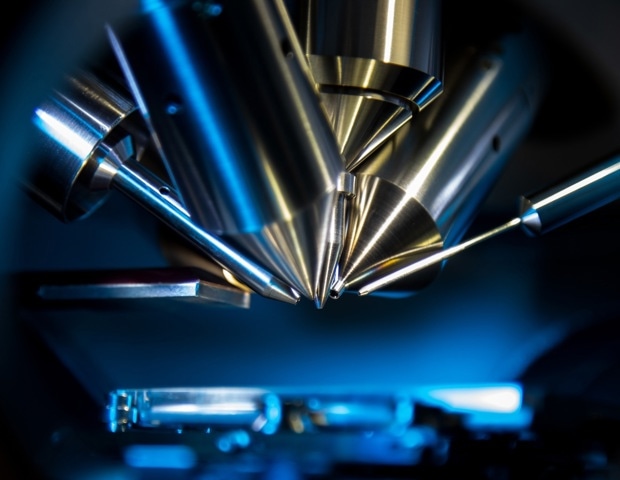 ניתוח חומרים עם ספקטרומטר ראמן כף היד של ברוקר בראבו