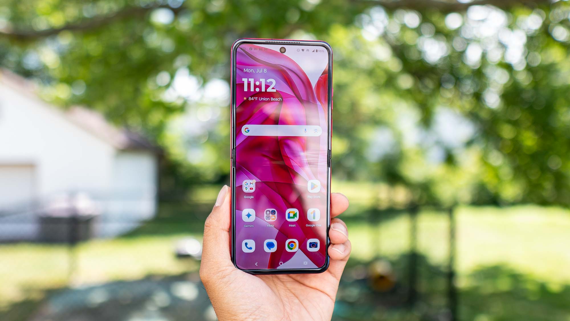 Motorola Razr 2024 Review.