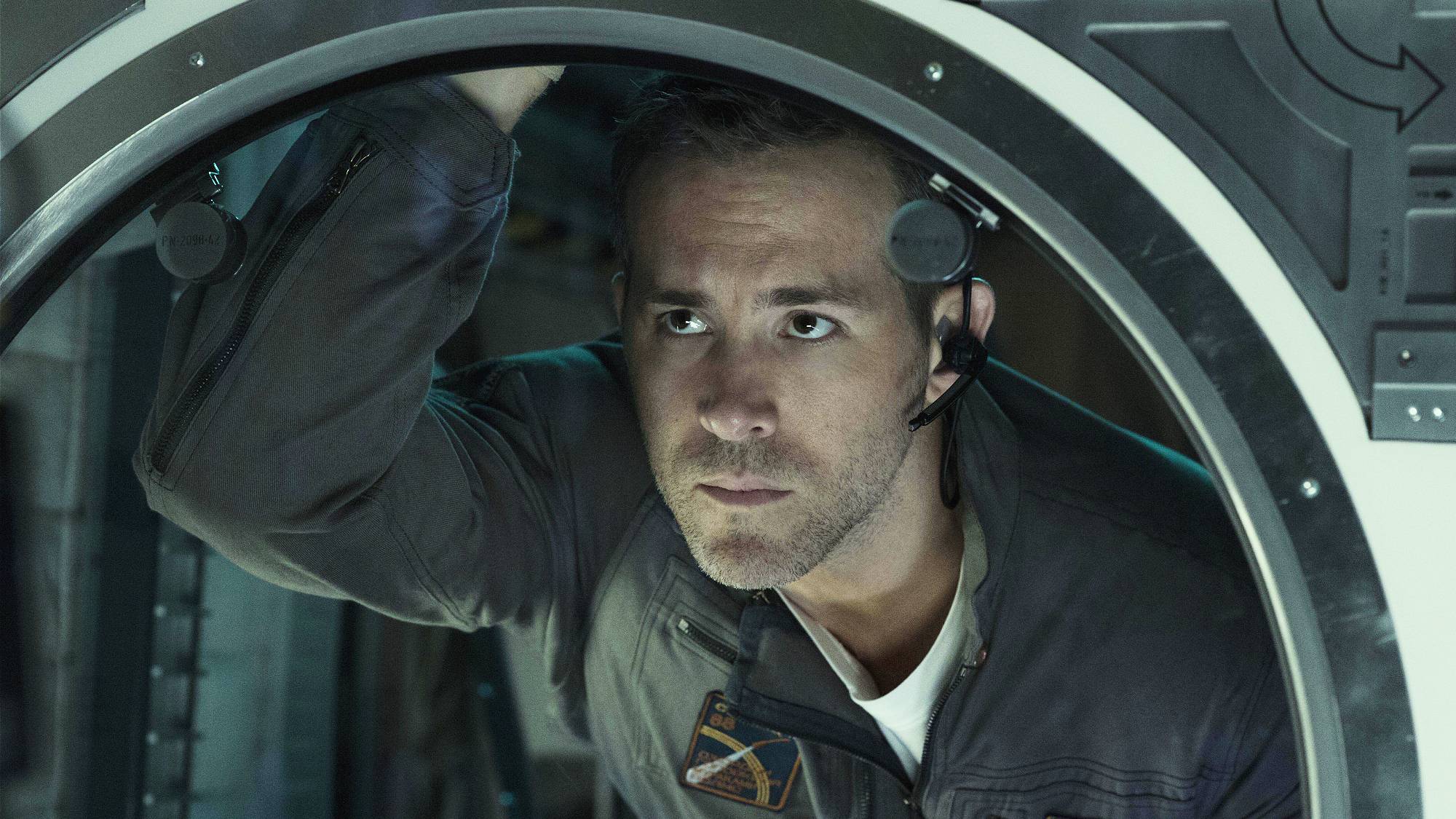 Ryan Reynolds in "Life" (2017)