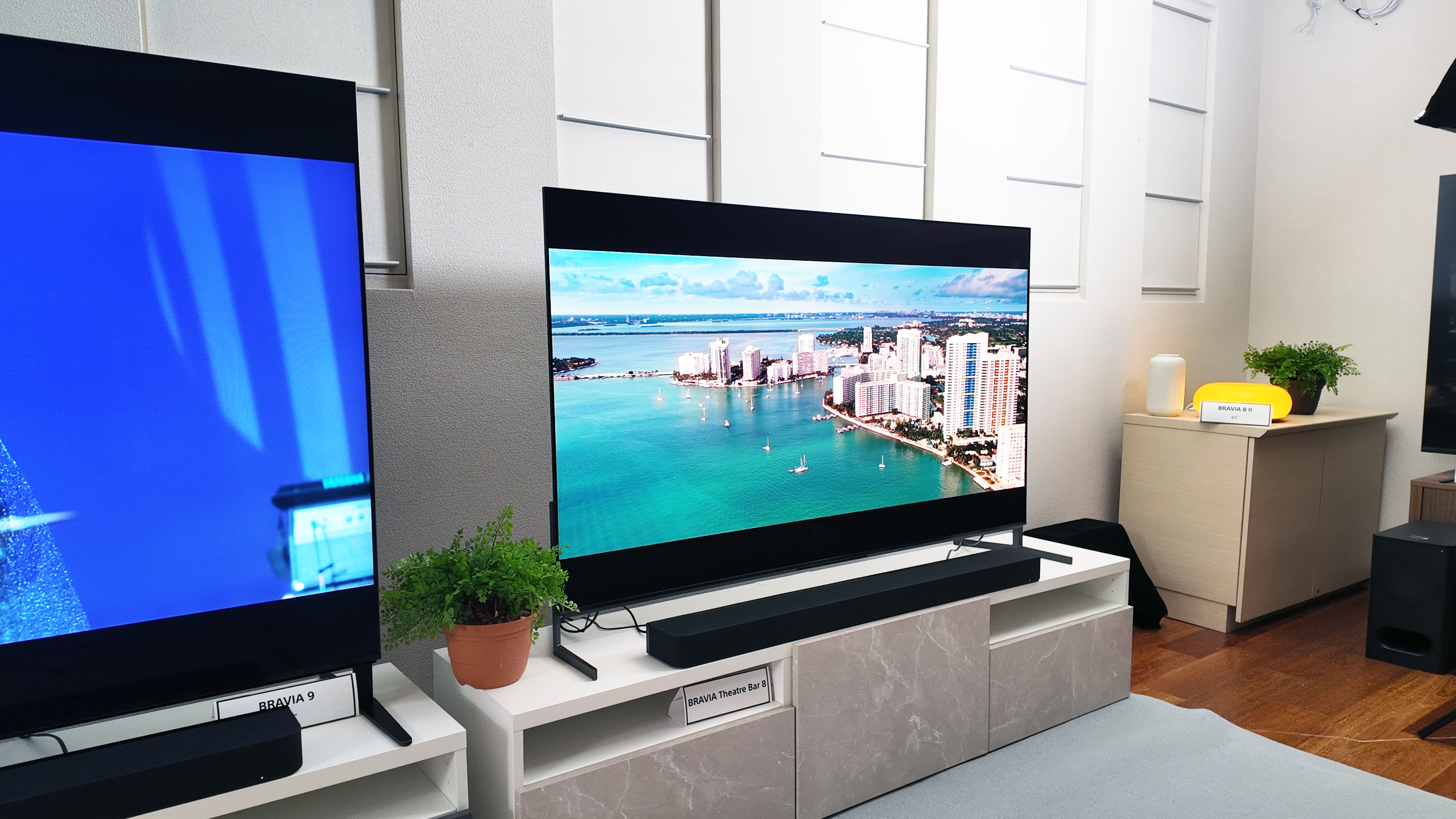 סוני בראביה 8 II