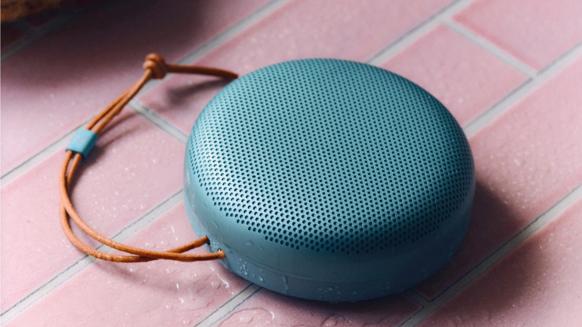 Bang &amp; Olufsen A1 2025