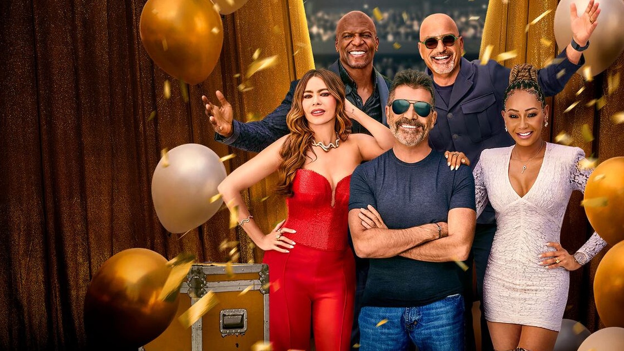 Host Terry crews alongside judges Sofia Vergara, Simon Cowell, Howie Mandel and the returning Mel B in a promotional image for America's Got Talent