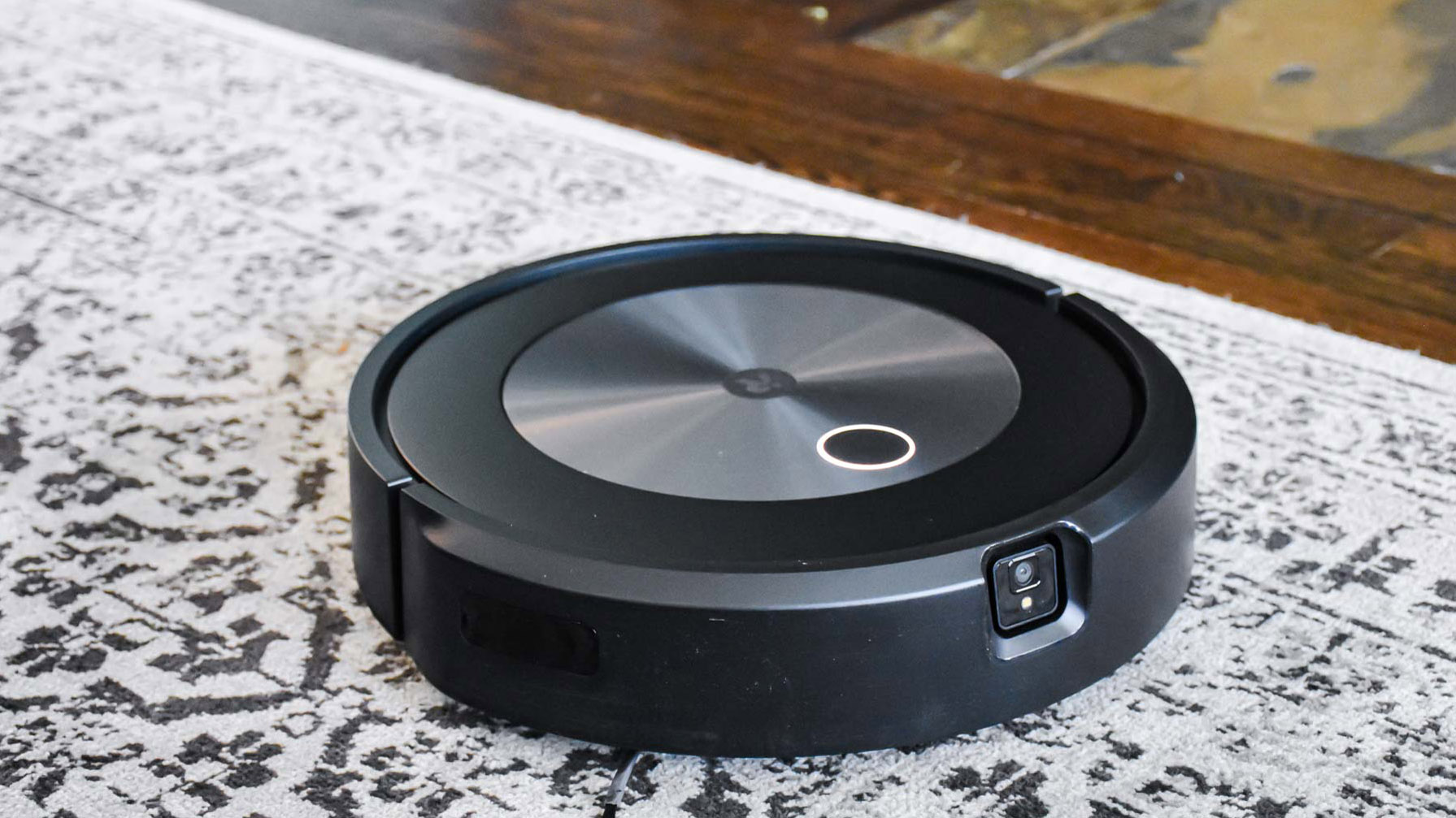 an image of a robot vacuum