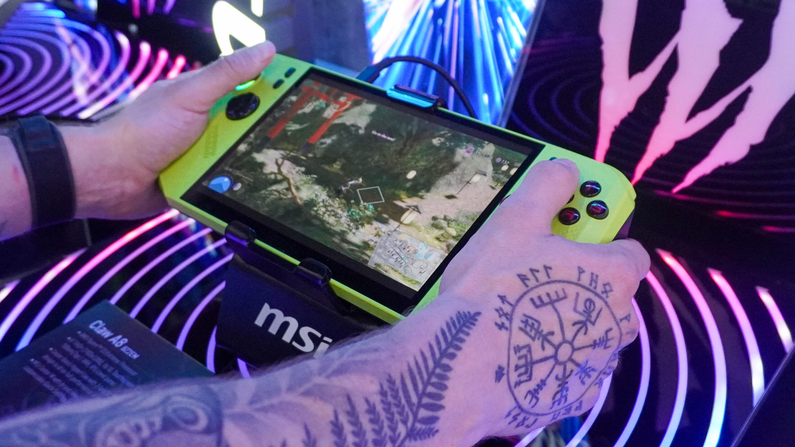 MSI Claw A8 BZ2EM