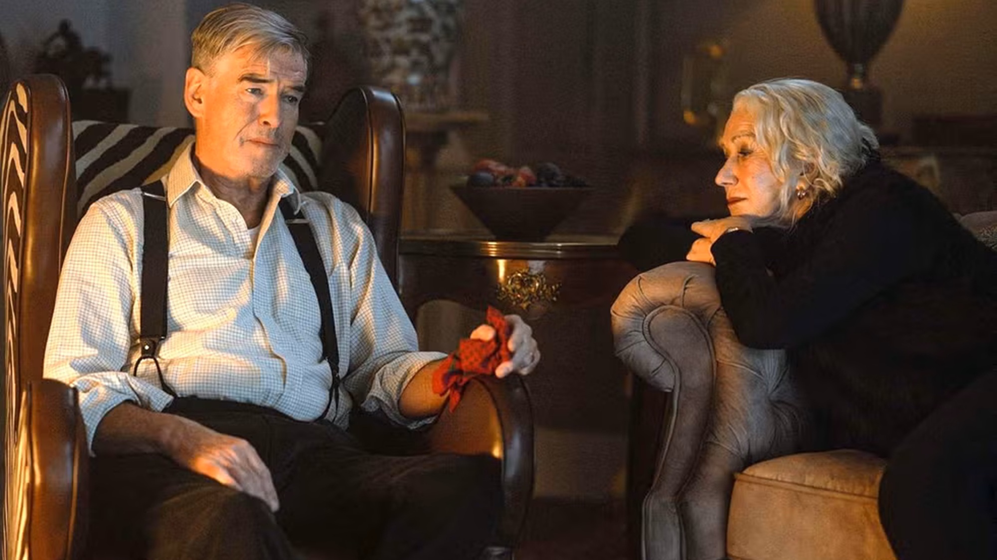 פירס ברוסנן והלן מירן במבלנד