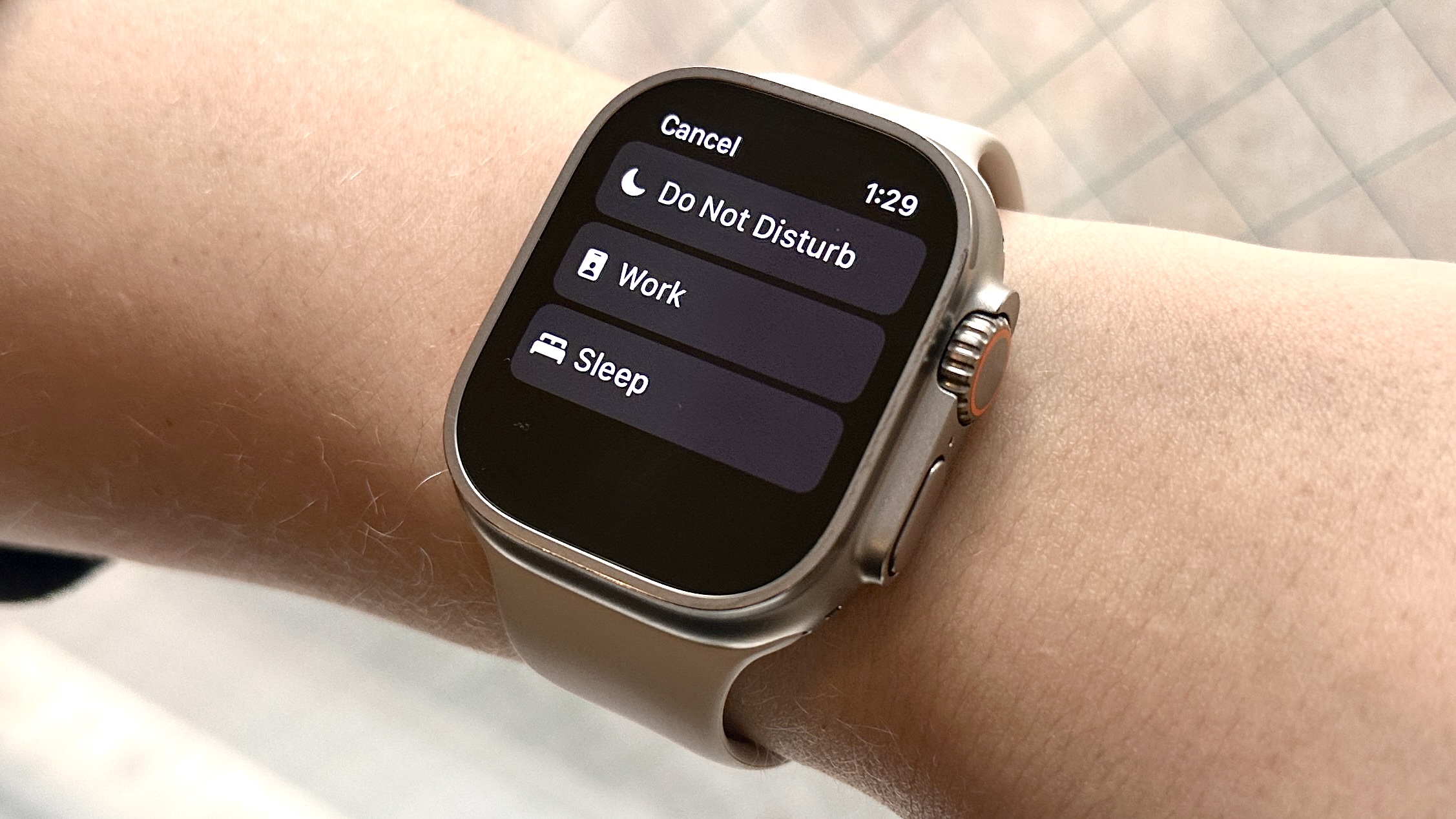 Apple Watch Ultra בהגדרות מיקוד