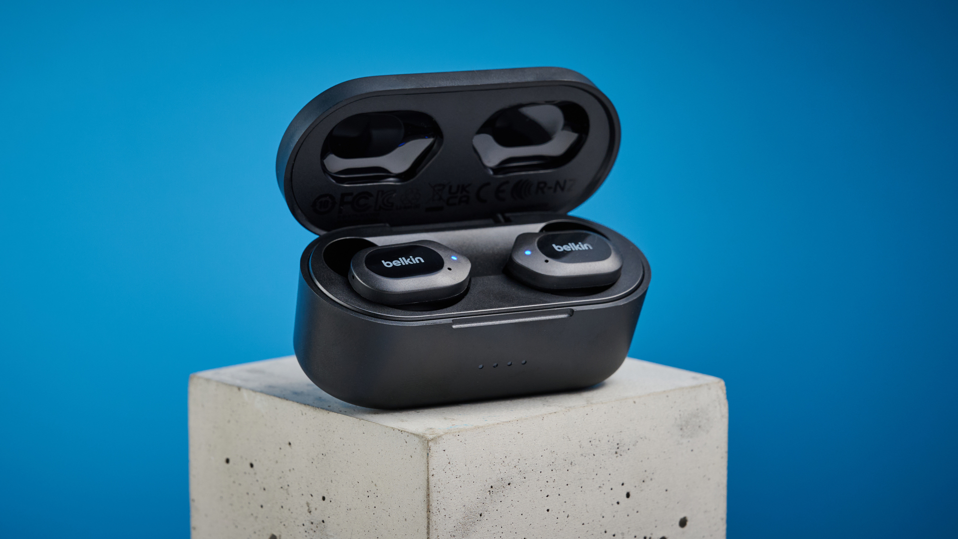 Black Belkin Soundform מנגן אוזניות אלחוטיות זולות
