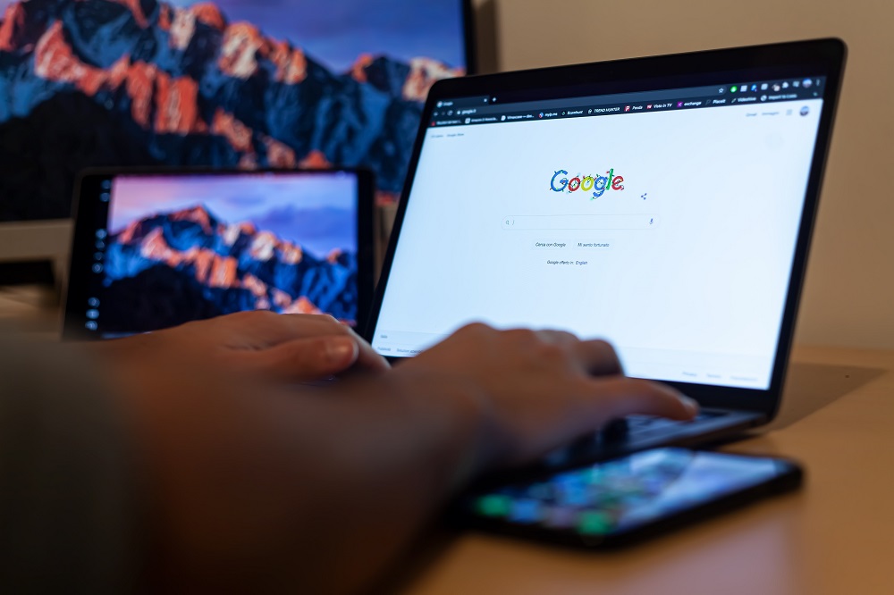 Apple Mac עם Search Google