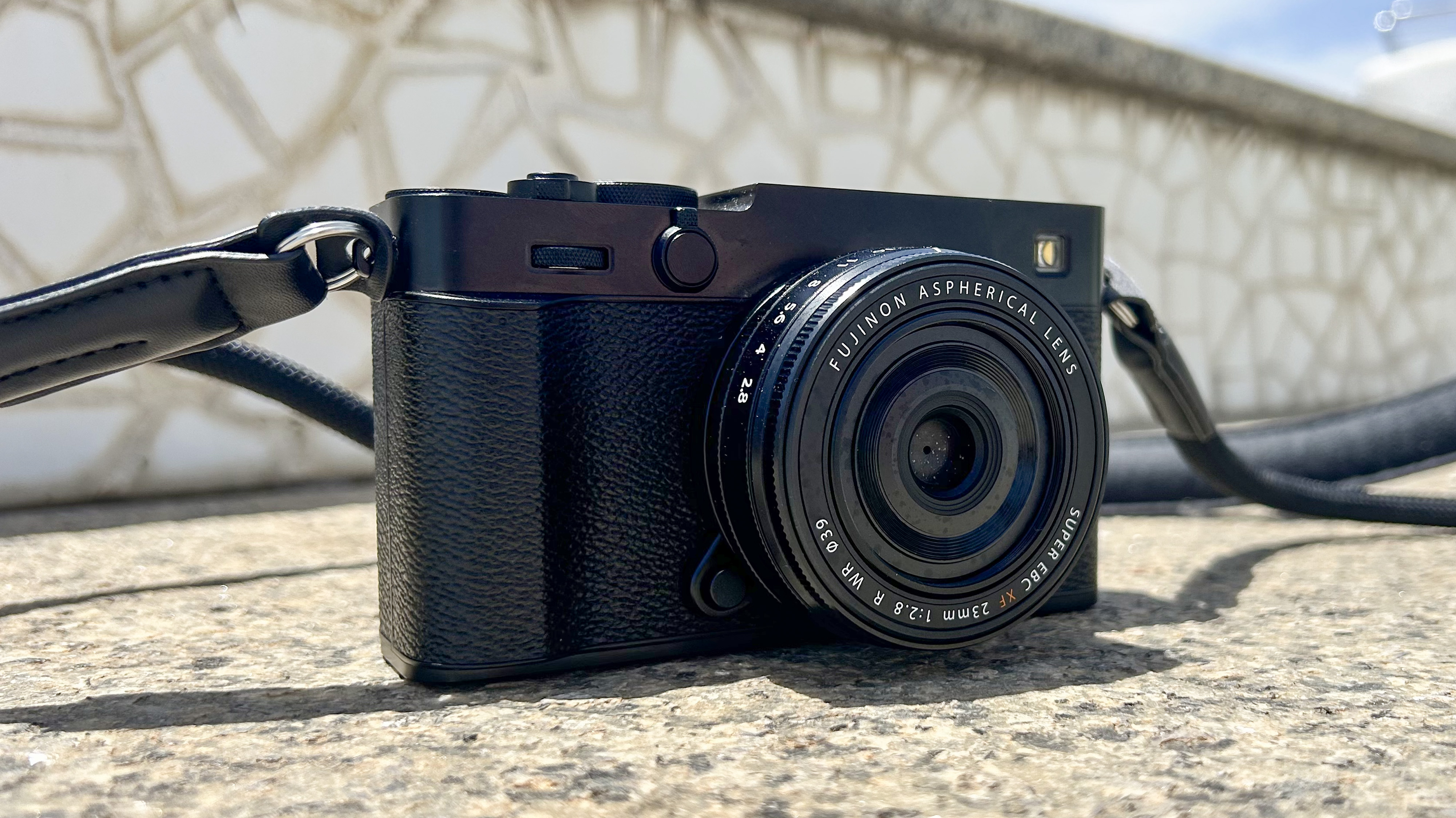 חזית מצלמת הסימולציה של Fujifilm X-E5 החדשה.