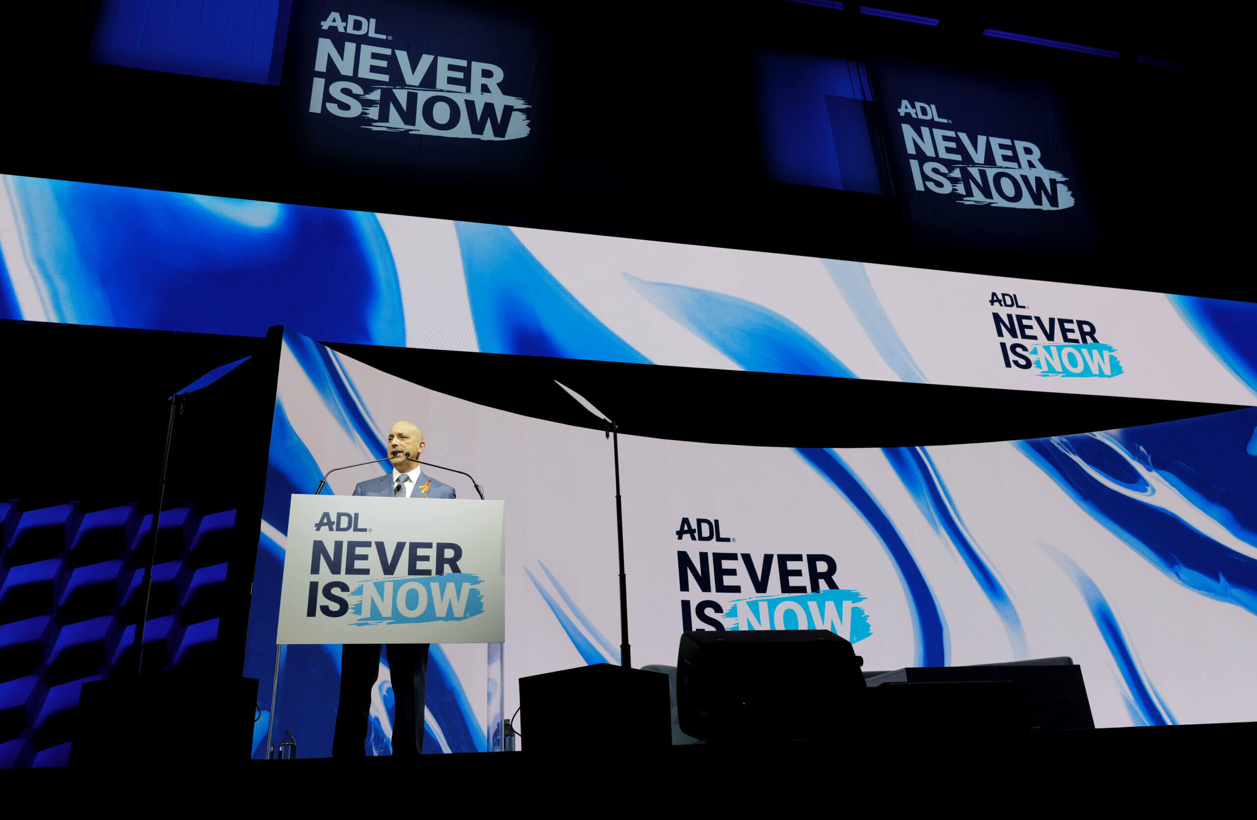 איגוד המורים הגדול ביותר במדינה דוחה את המעבר לקצץ בקשרים עם ADL