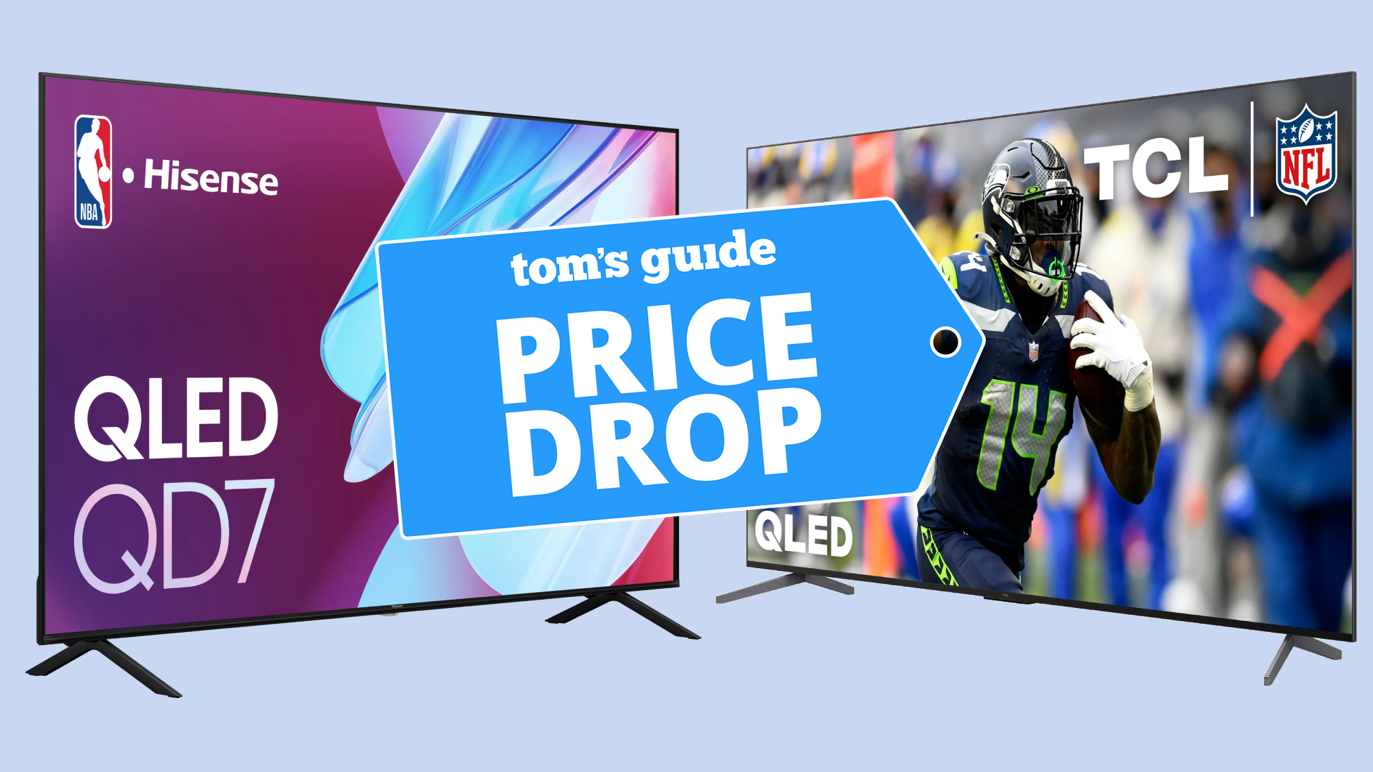 טלוויזיה QD7 של HiSense המוצגת ליד TCL QLED TV