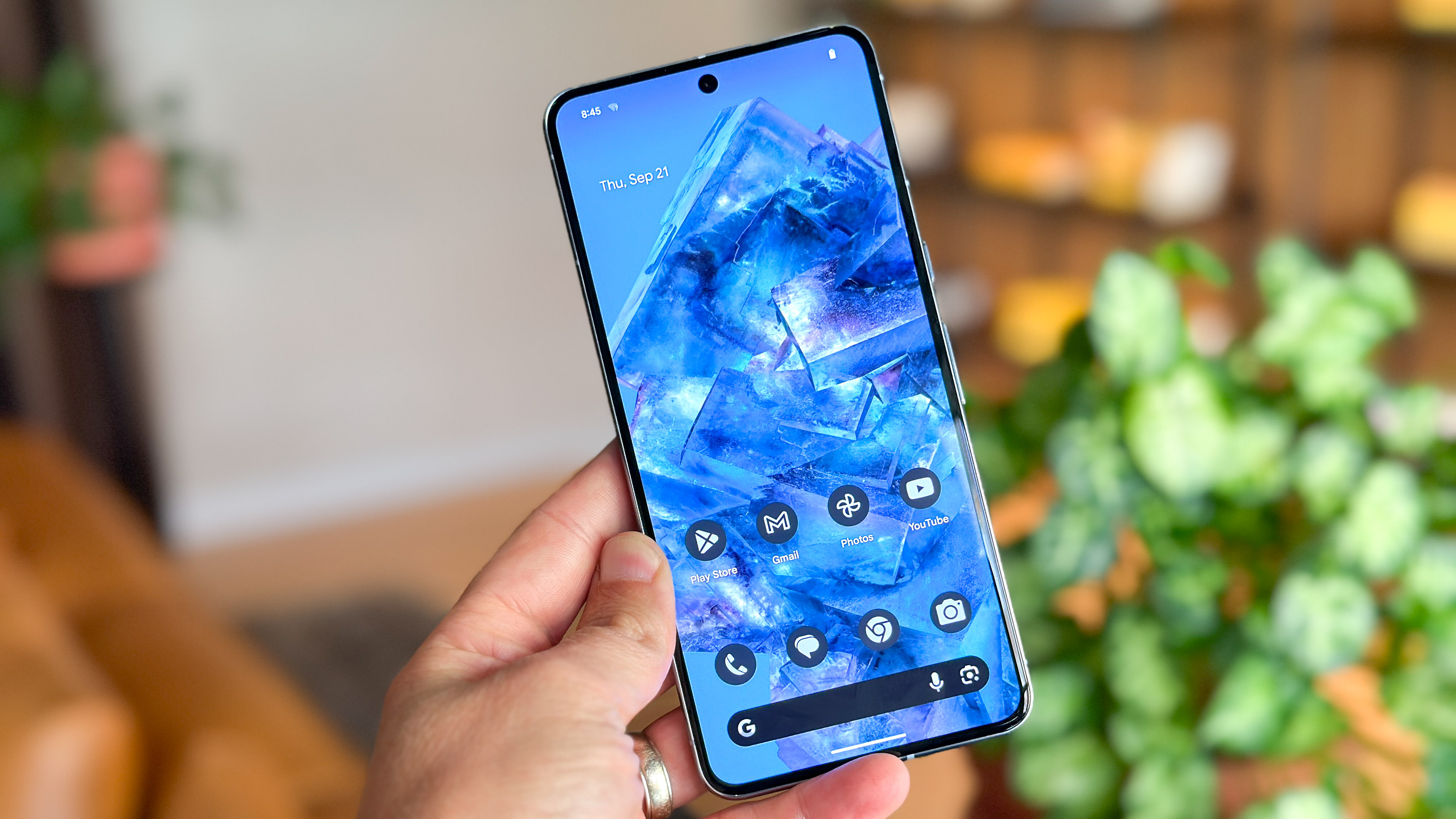 Google Pixel 8 Pro מעשי יד.