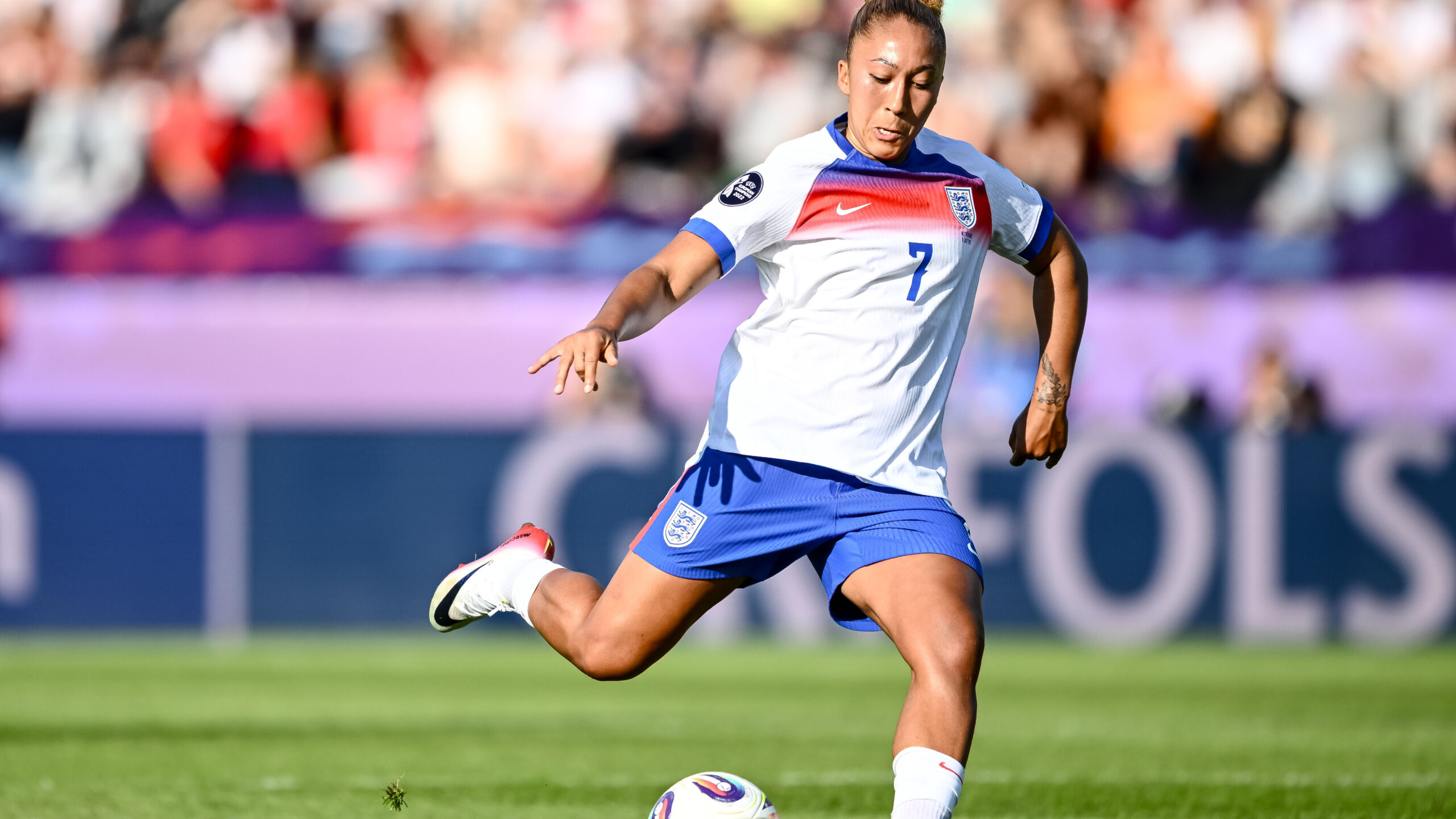 Lauren James of England controls the ball during the UEFA Womens EURO 2025 Group D match between England and Netherlands at Stadion Letzigrund on July 9, 2025 in Zurich, Switzerland.