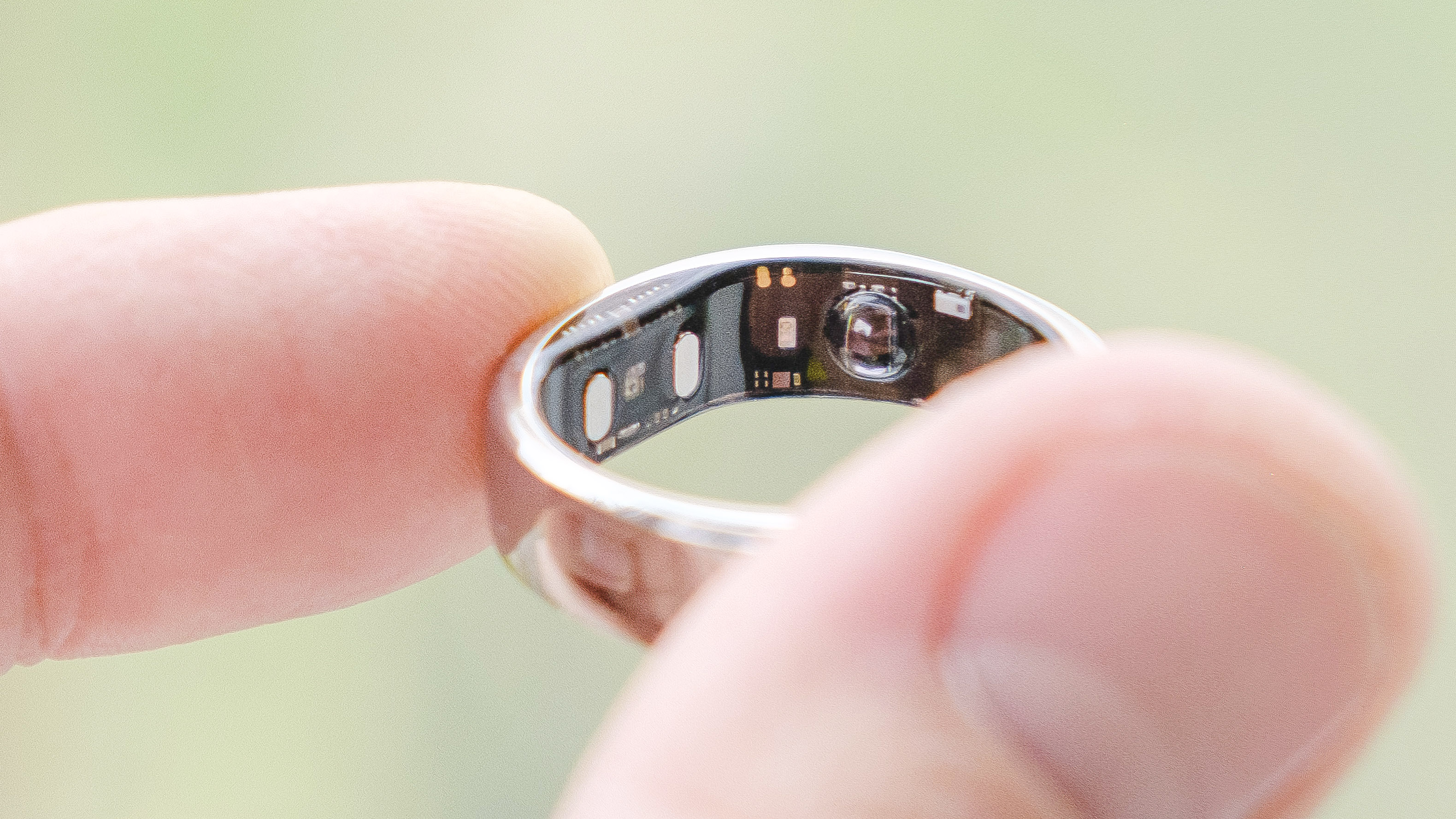 מקרוב את הטבעת החכמה של RingConn Gen 2