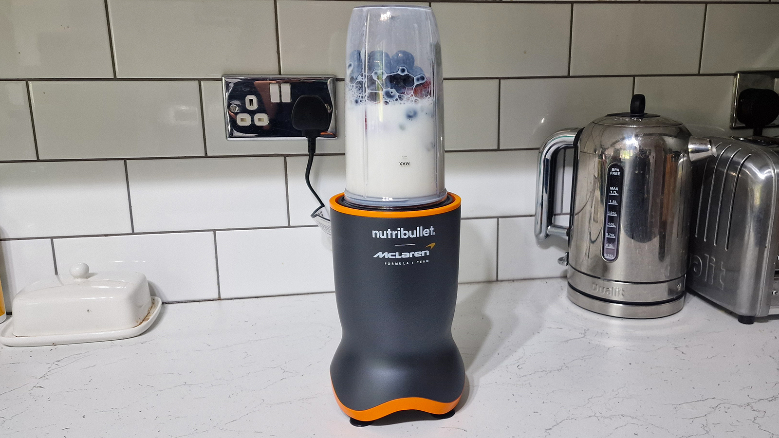 Nutribullet Ultra 1200 לפני שאתה מכין שייק אוכמניות
