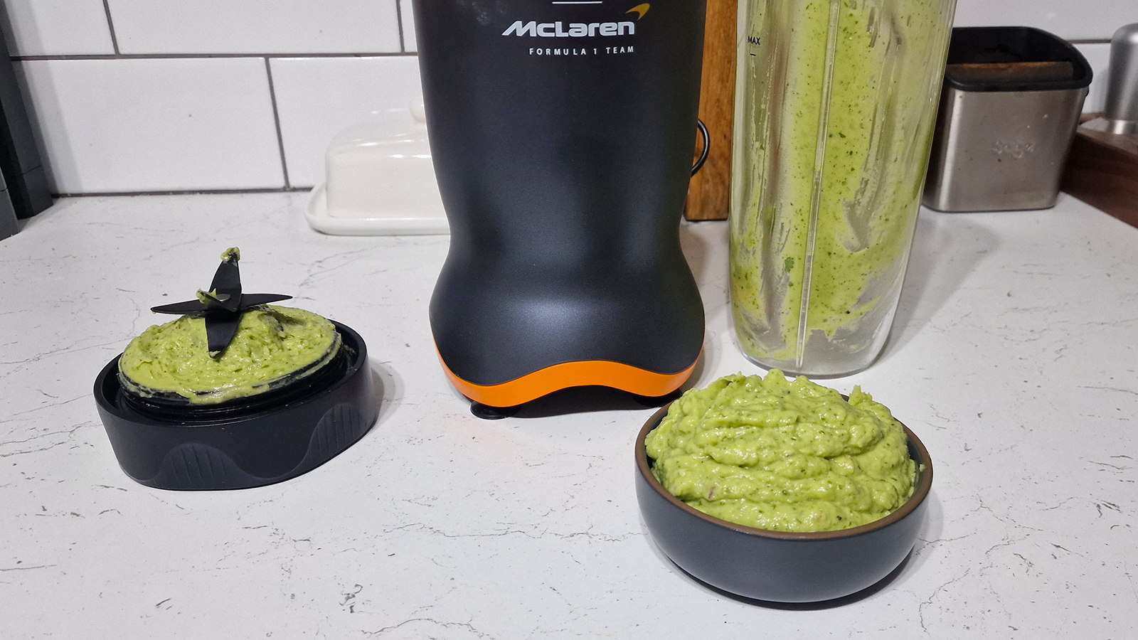 קערת גוואקמולה המיוצרת ב- Nutribullet Ultra 1200