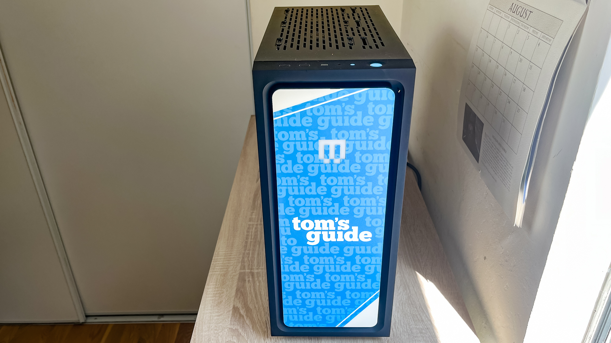 Maingear MG-1 Gaming PC Suppor יחידה בפעולה