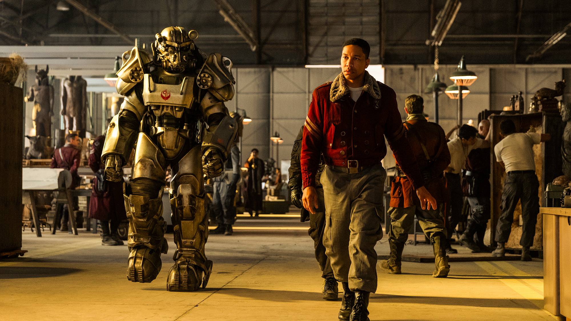 אהרון מוטן ב "Fallout" עונה 2 מבט ראשון על Prime Video