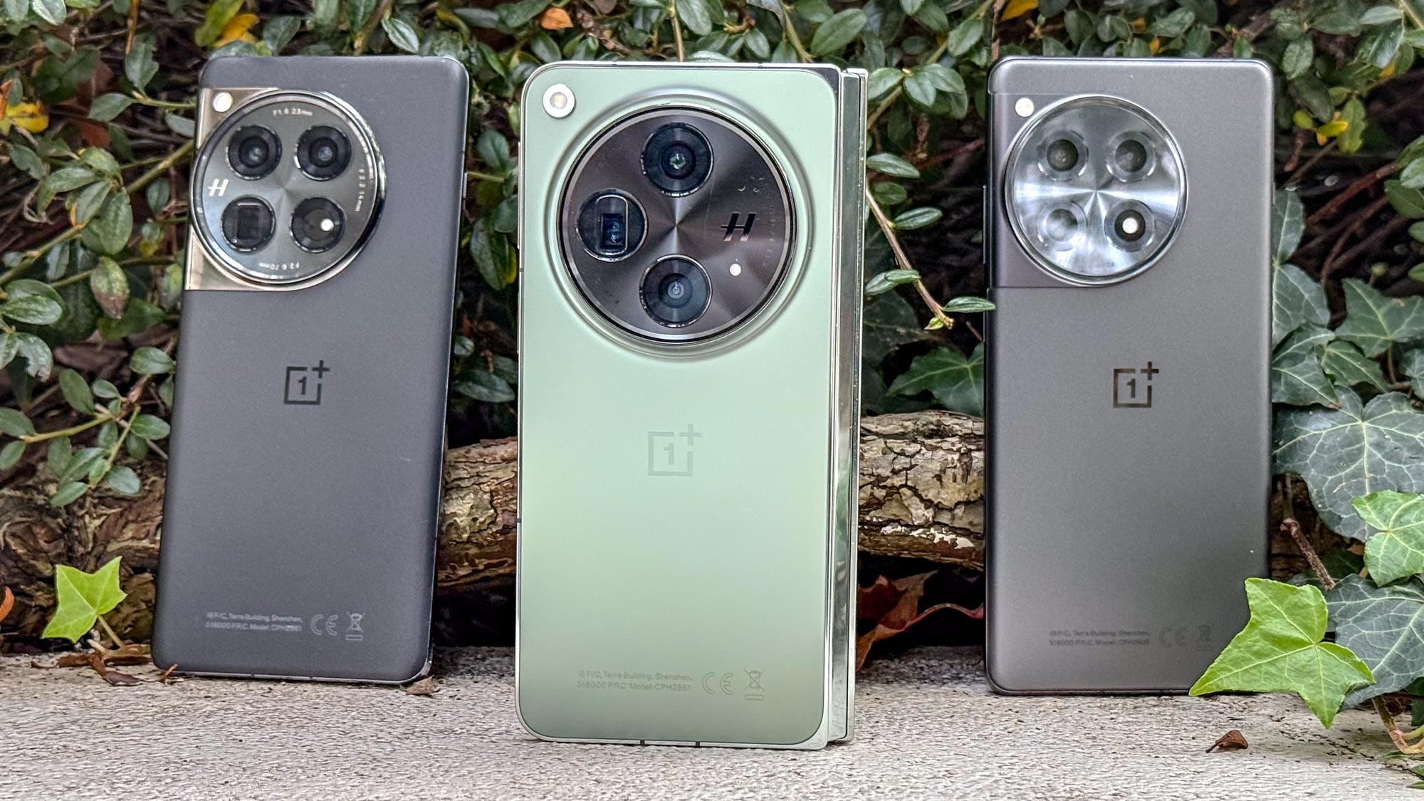 OnePlus 12 (משמאל), OnePlus פתוח ו- OnePlus 12R