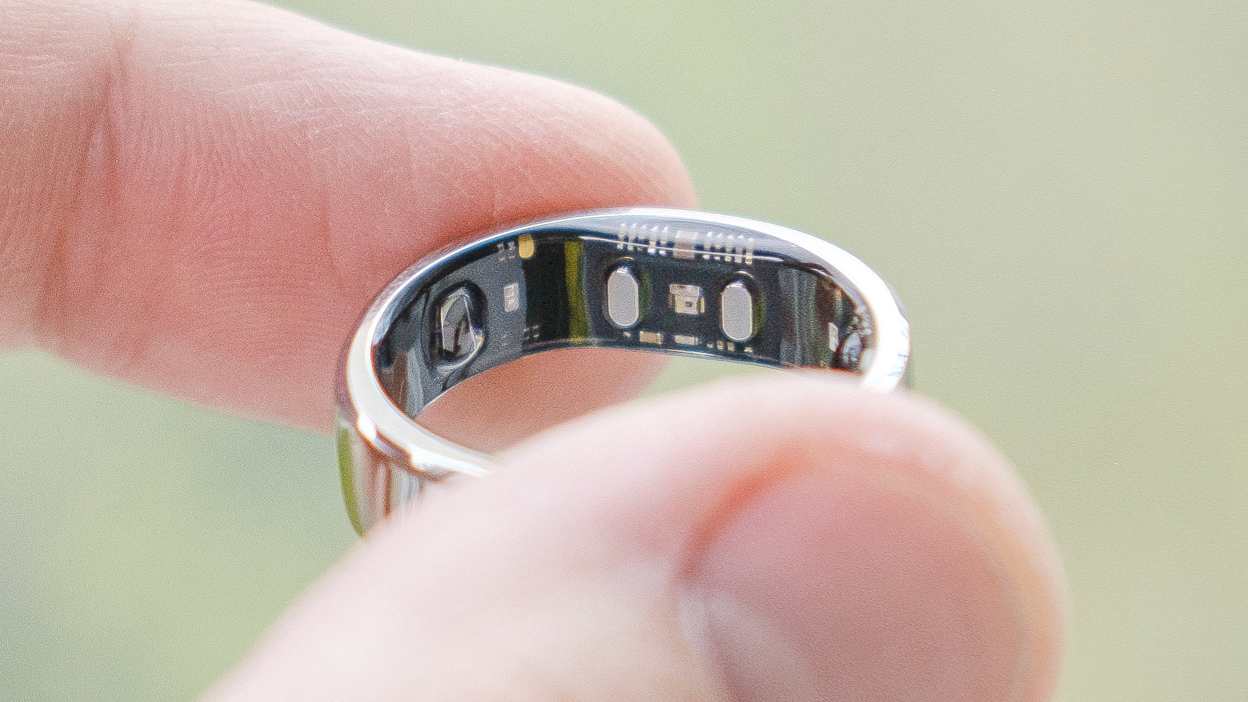 מקרוב את הטבעת החכמה של RingConn Gen 2