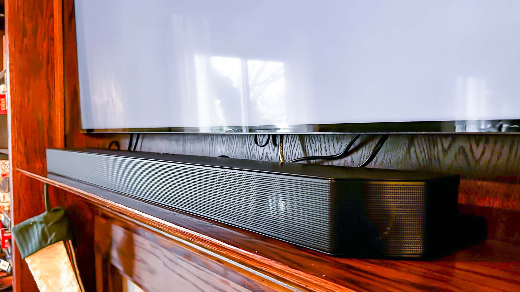 רישום תמונה עבור סרגל הקול של Dolby Atmos הטוב ביותר המציג סמסונג HW-Q990B סרגל סאונד תחת טלוויזיה