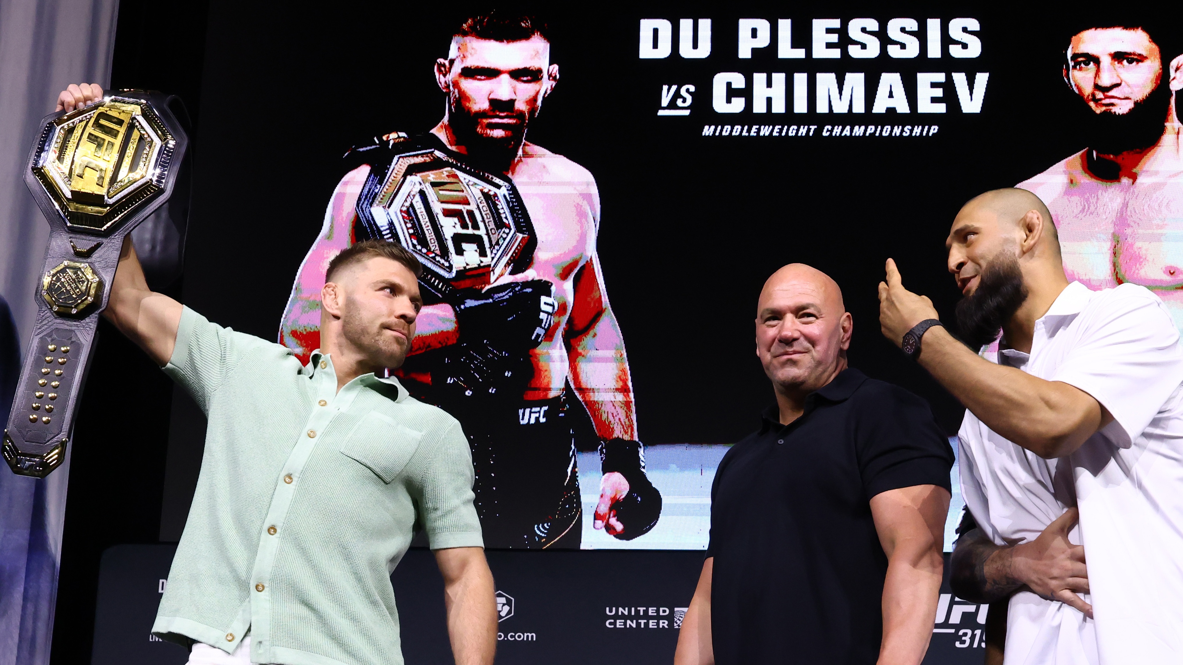 דו פלסיס, חמזאת צ'ימאב, UFC 319, חגורה במשקל בינוני, דנה ווייט