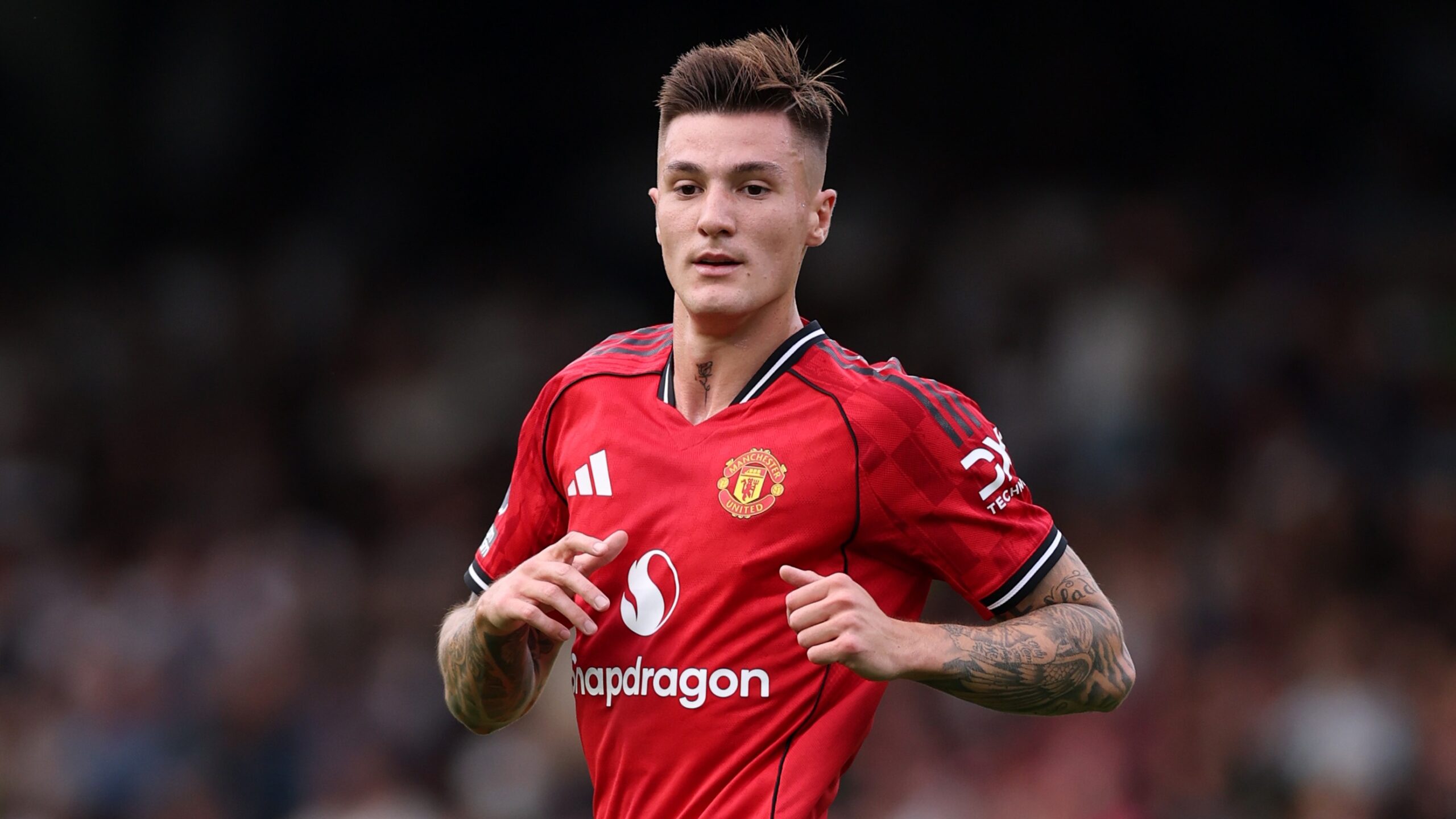 Benjamin Sesko of Manchester United during the Premier League match between Fulham and Manchester United at Craven Cottage on August 24, 2025 in London, England.