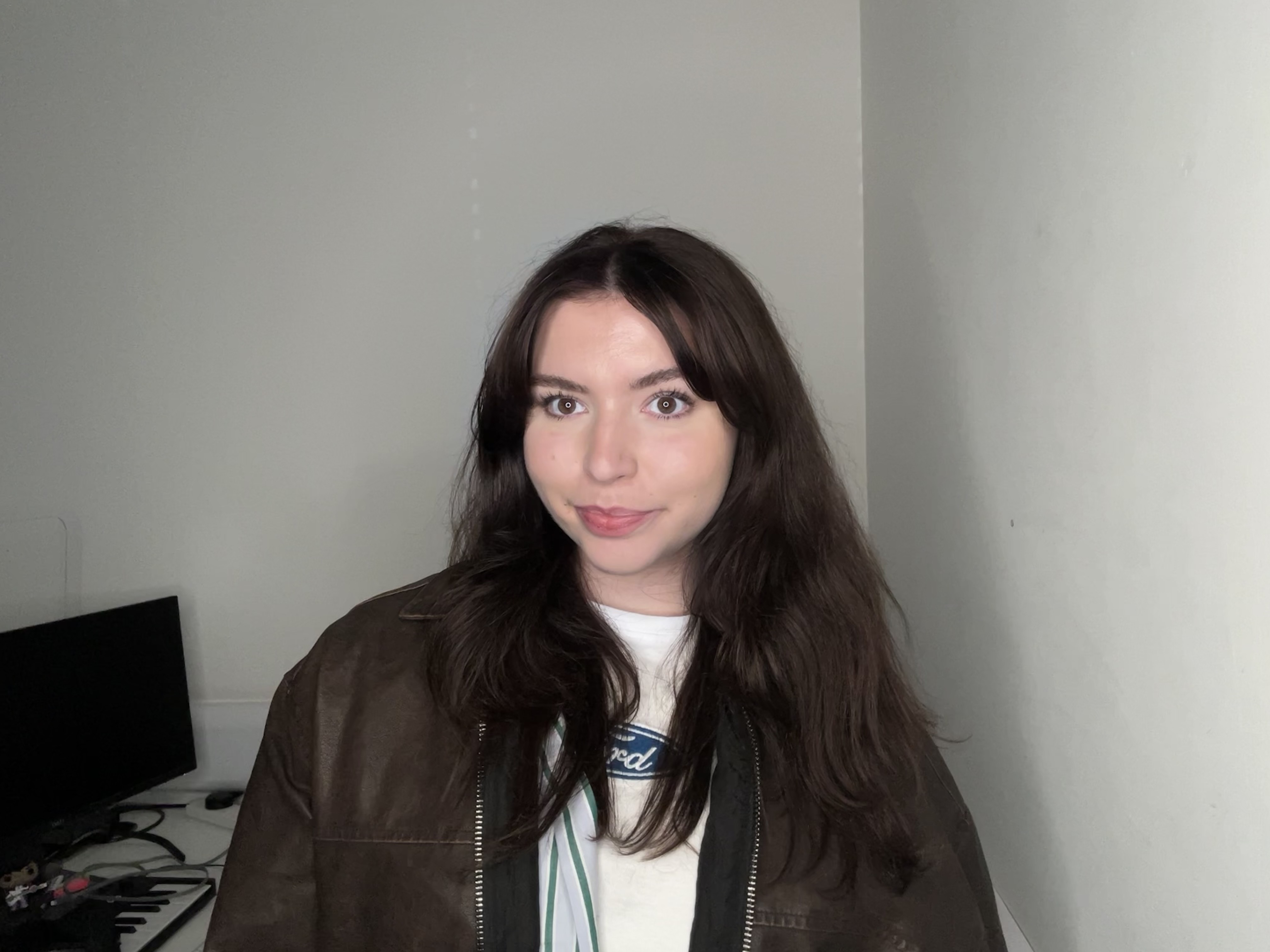Selfies שנלקחו באמצעות אור טבעת 19 אינץ 'של Neewer RP19H