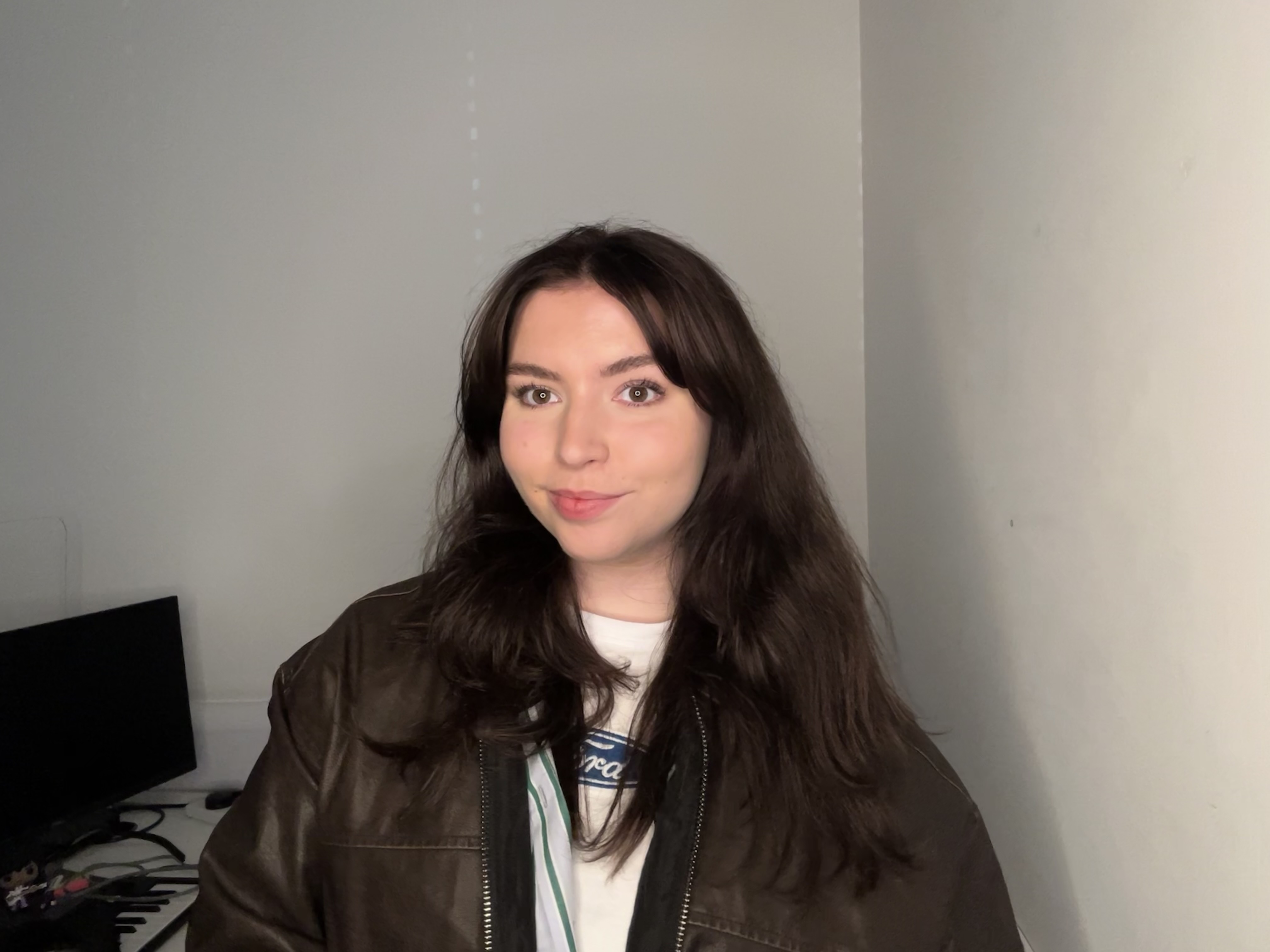 Selfies שנלקחו באמצעות אור טבעת 19 אינץ 'של Neewer RP19H
