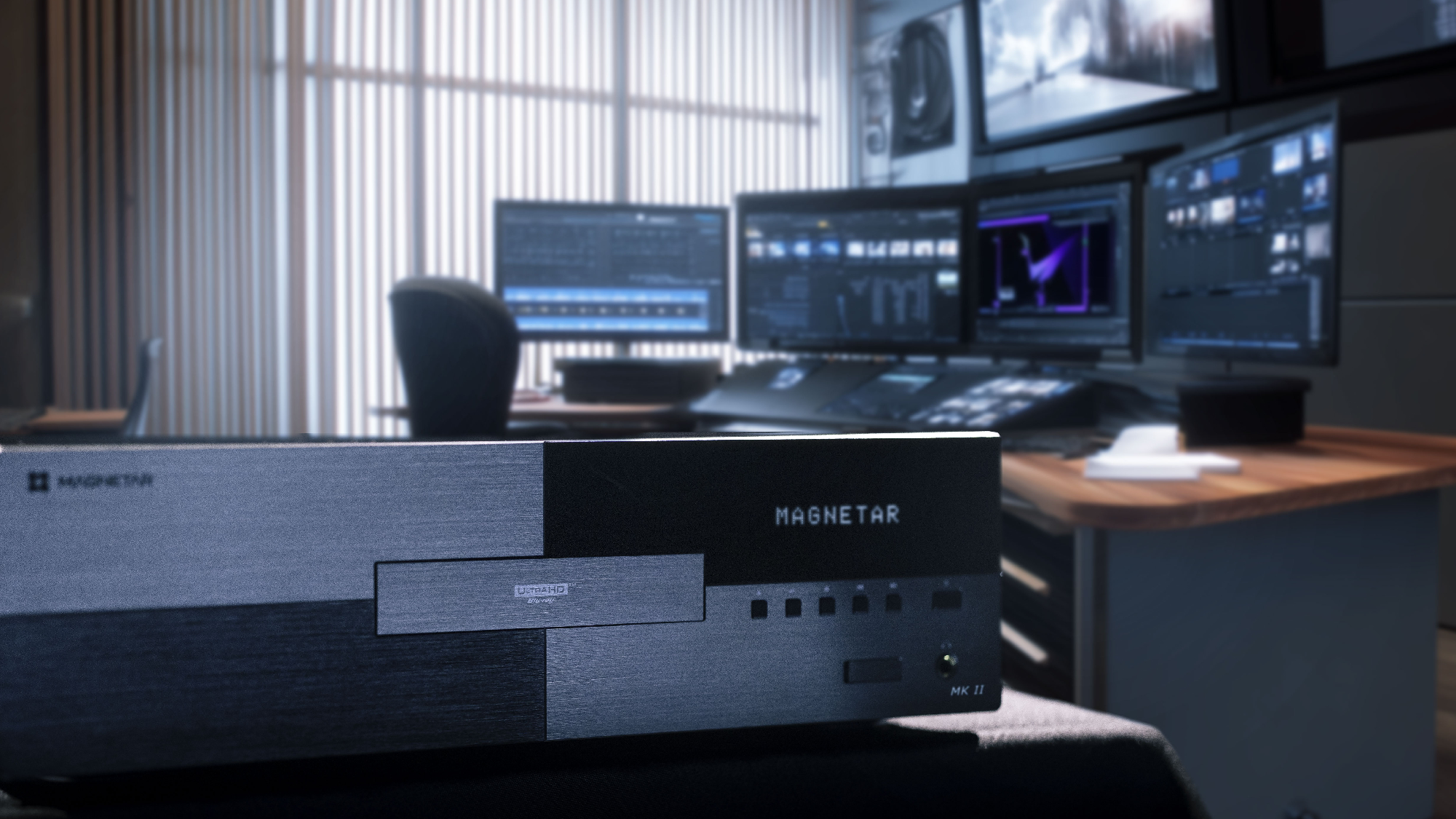 מגנטר UDP900MKII על Stand in Studio