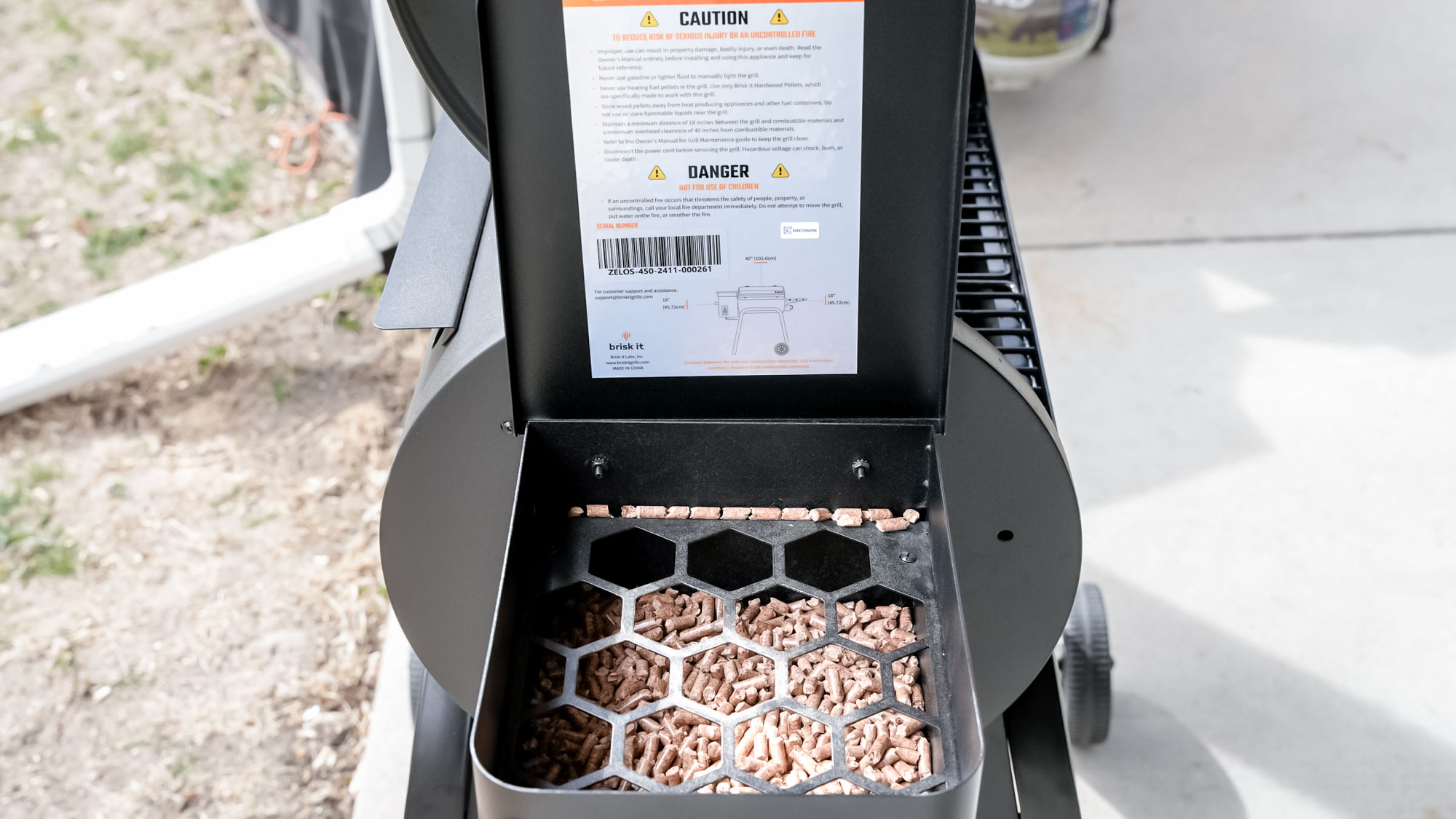 Brisk It Zelos AI המופעל על Grill