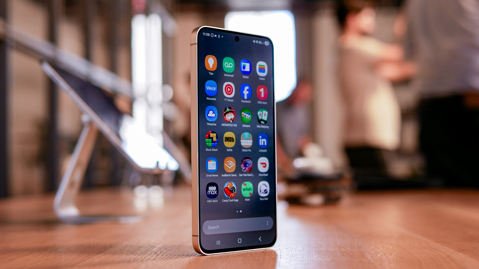 Samsung Galaxy S25 Fe עם תצוגה בחזית