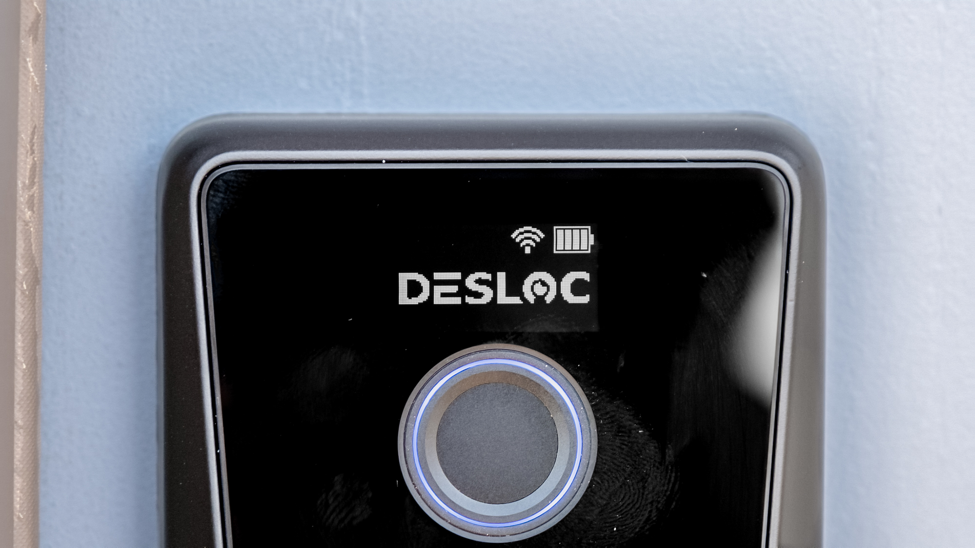 חיישן טביעות אצבע על Desloc D110 Plus