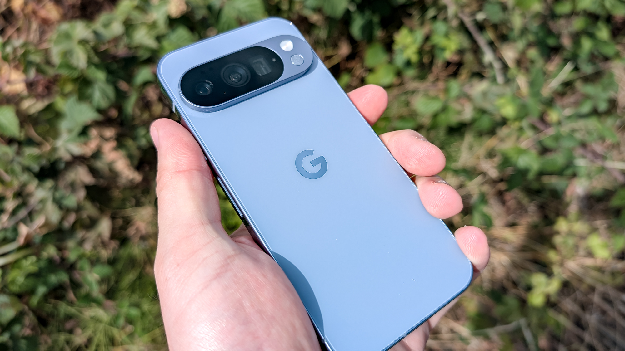 Google Pixel 10 Pro Moonstone Suppory תמונות