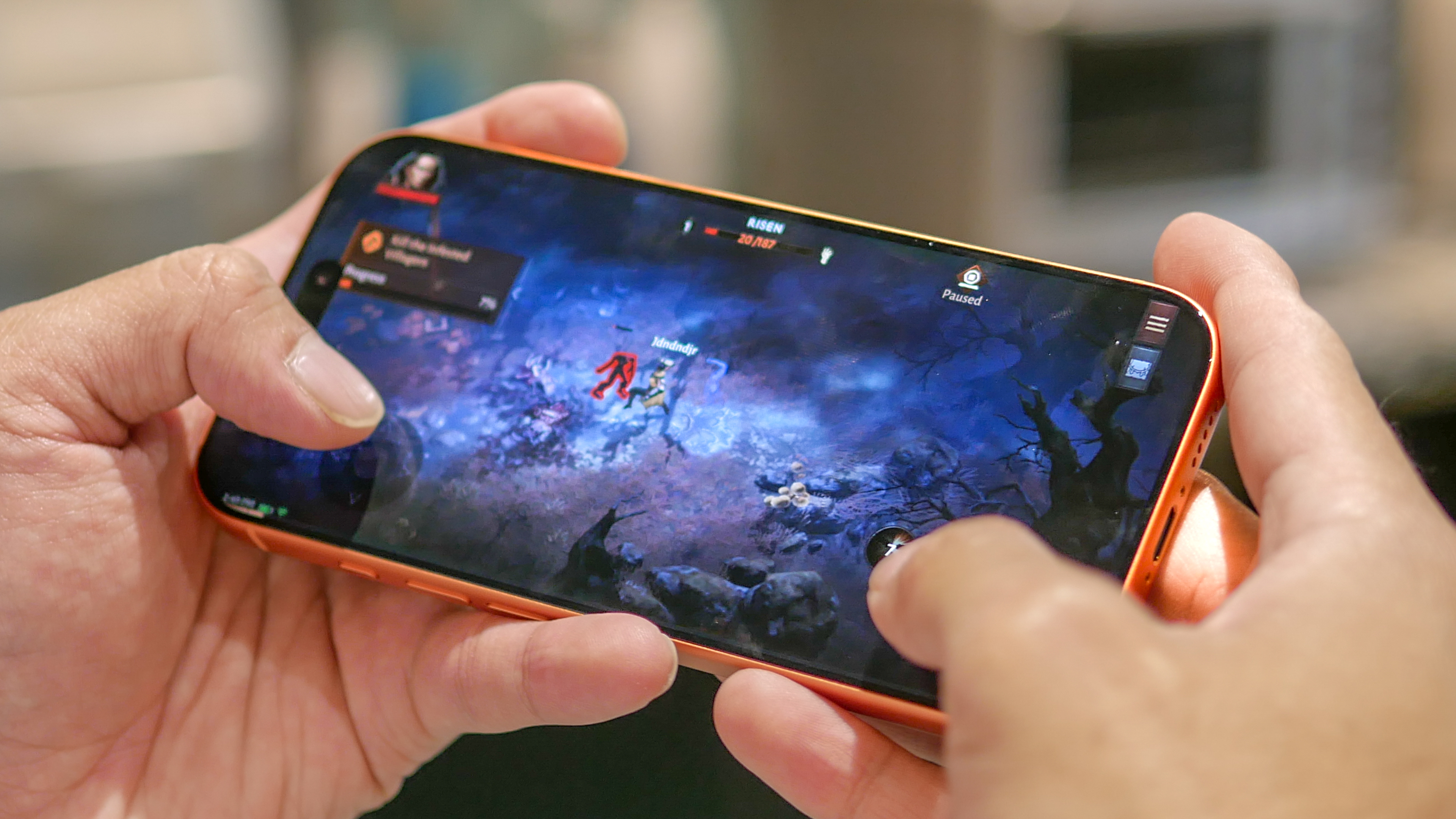 סקירת אייפון 17 פרו.