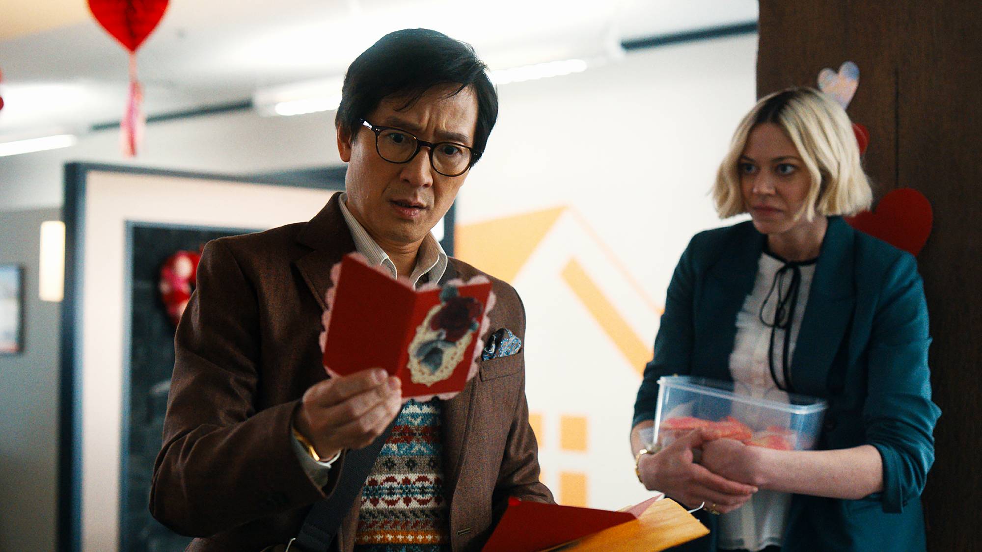 מרווין גייבל (Ke Huy Quan) ואשלי (ליו טיפטון) ב- & quot; אהבה כואבת & quot;