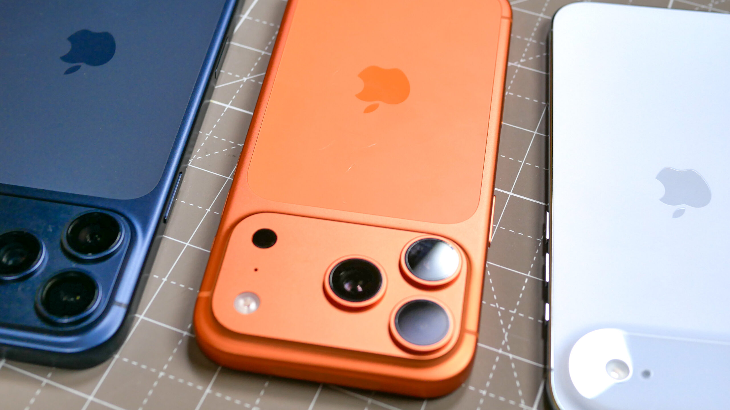 iPhone 17 scratchgate.