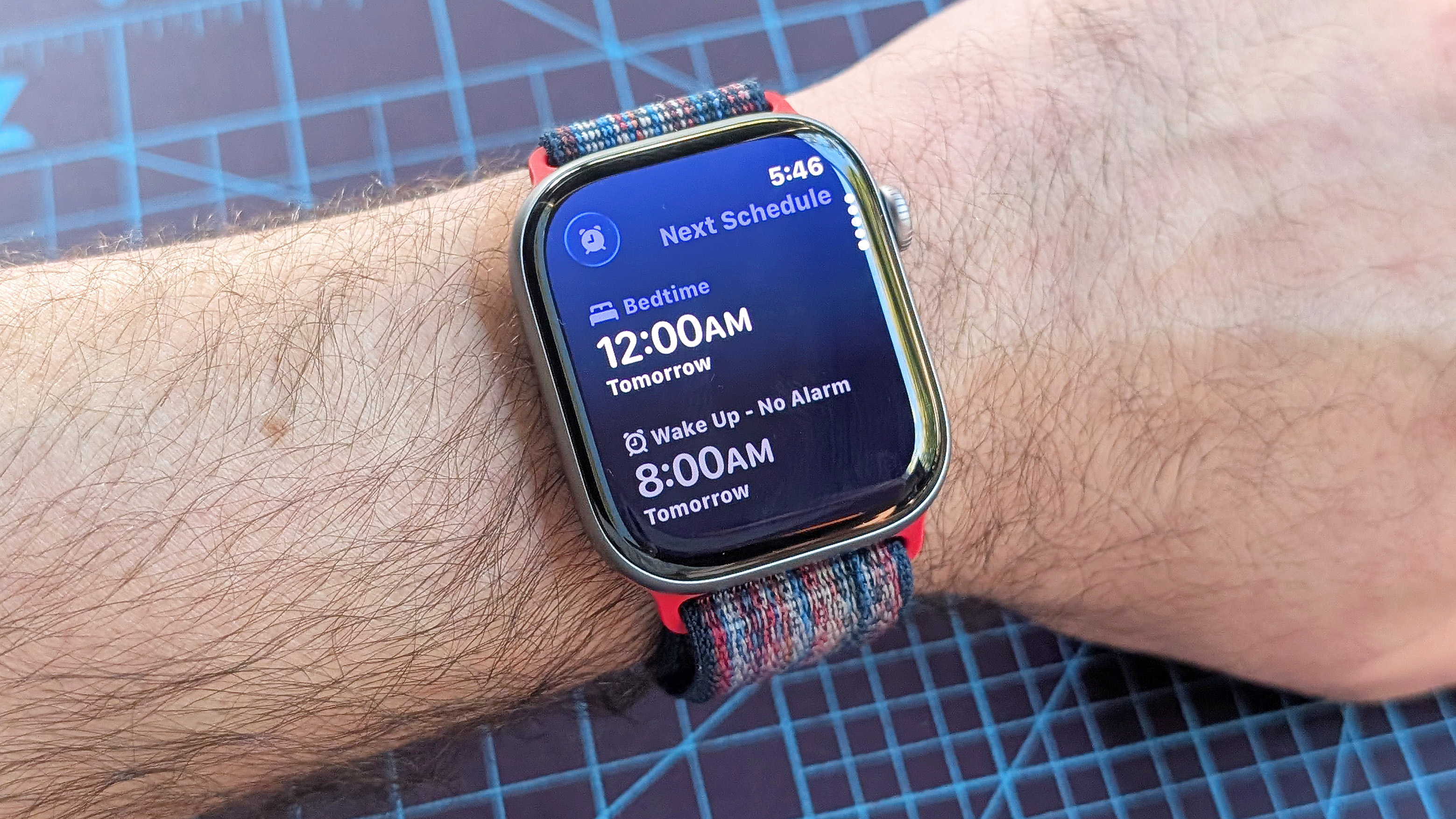 צילום מקרוב של סדרת Apple Watch 11 מציגה ציון השינה של המשתמש