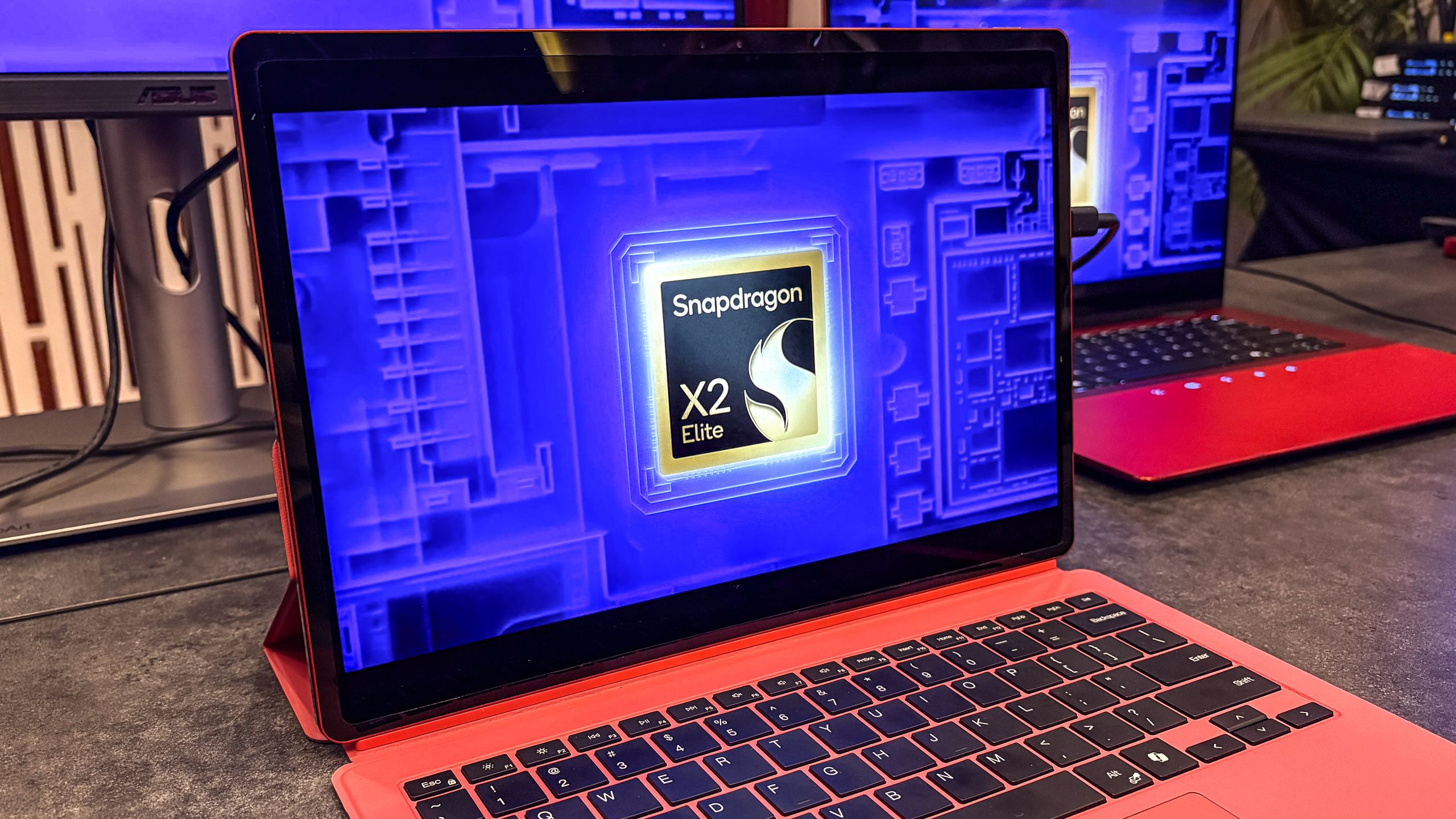 סימנתי את ה- Snapdragon X2 Elite Extreme - כך זה משתווה ל- Apple M4, Intel Core Ultra 9 ועוד