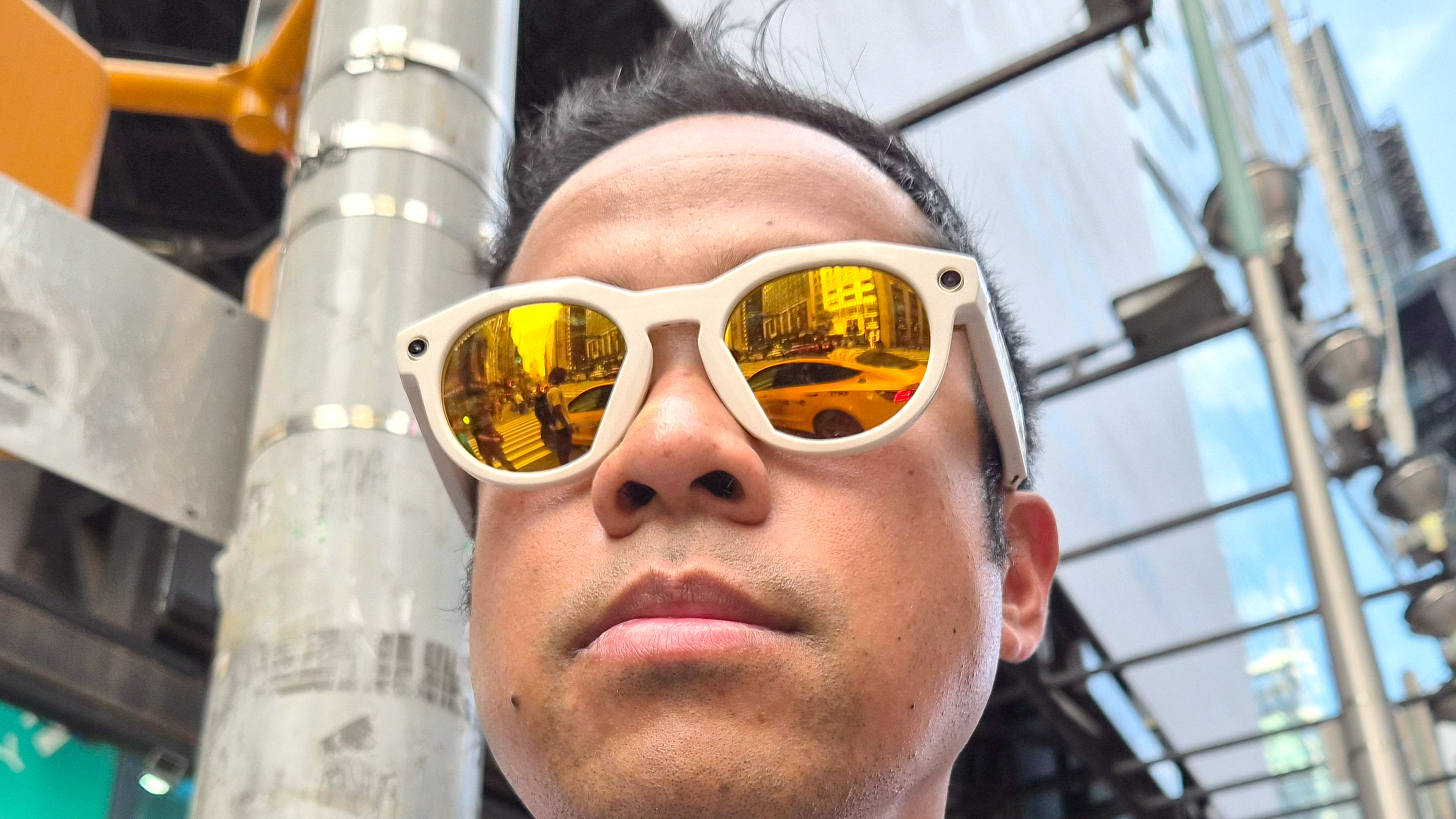 Oakley Meta Hstn משקפיים חכמים השתמשו בחוץ.