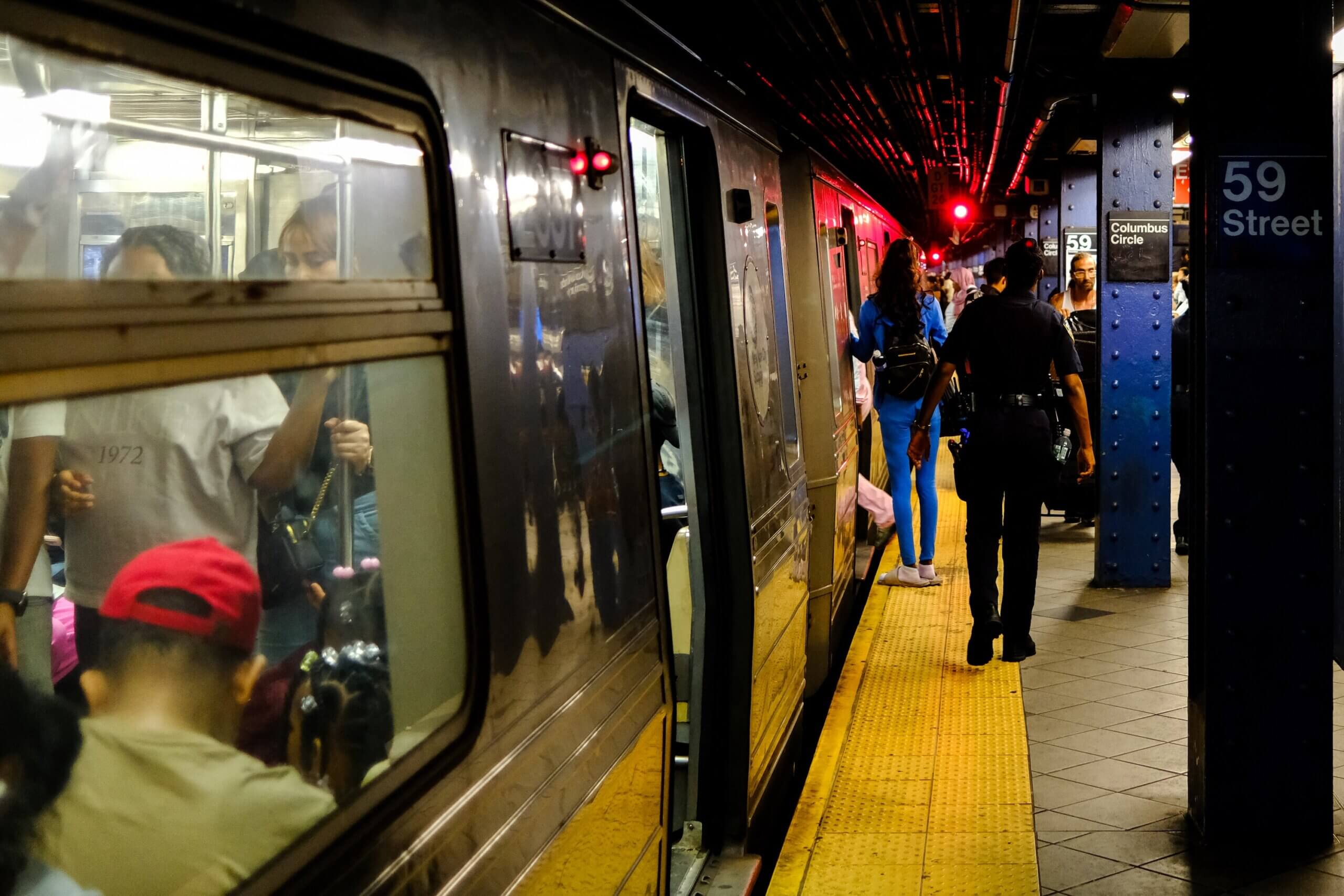 כמה קליפים ויראליים של אנטישמיות מפצלים את המציאות המשותפת שלנו