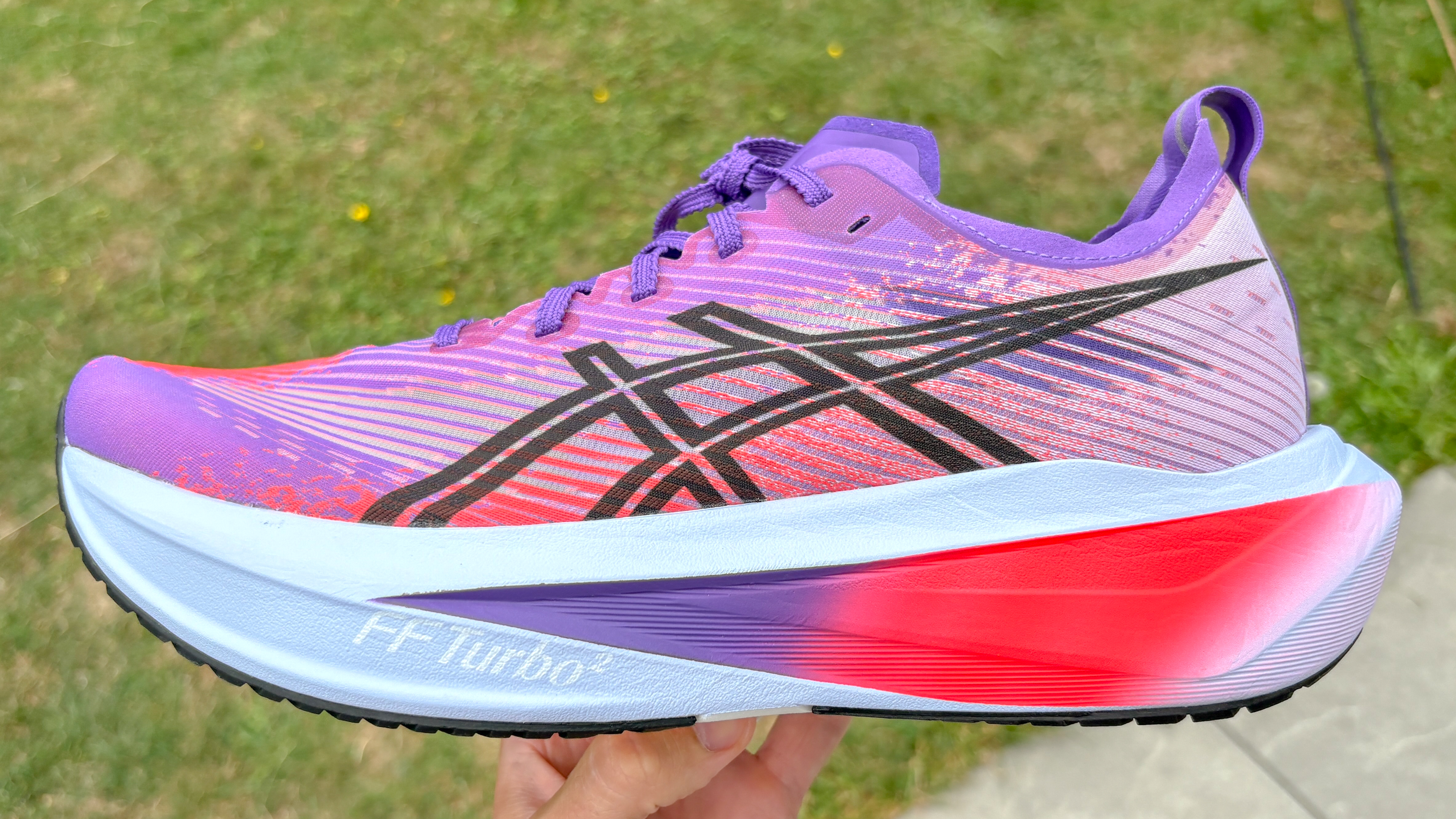 ASICS Megablast
