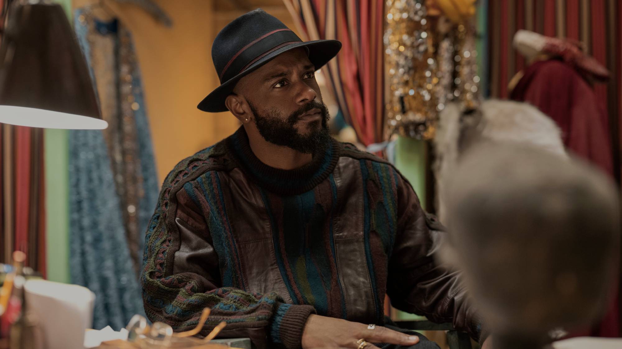 Lakeith Stanfield כגרופילד ב- & quot; שחק מלוכלך & quot; בסרטון פריים