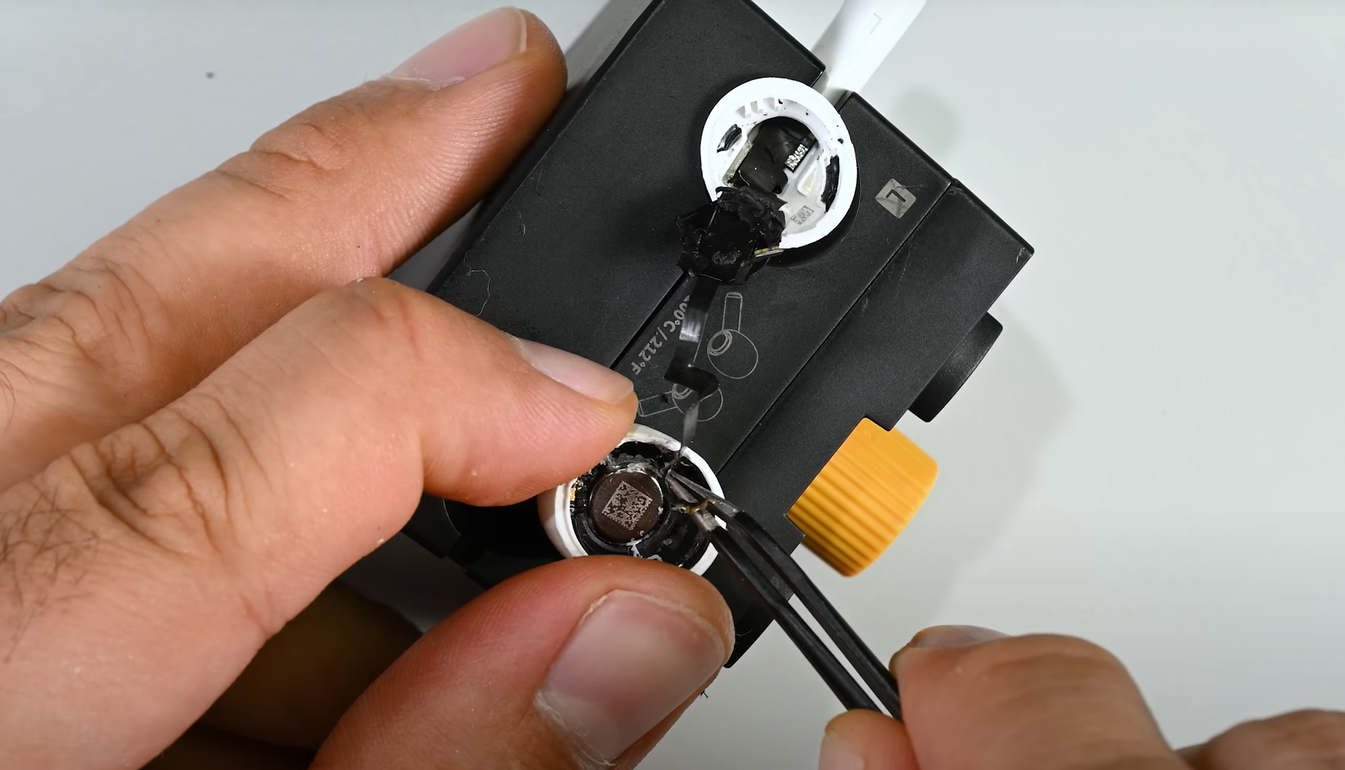 ifixit airpods pro 3 פירוק