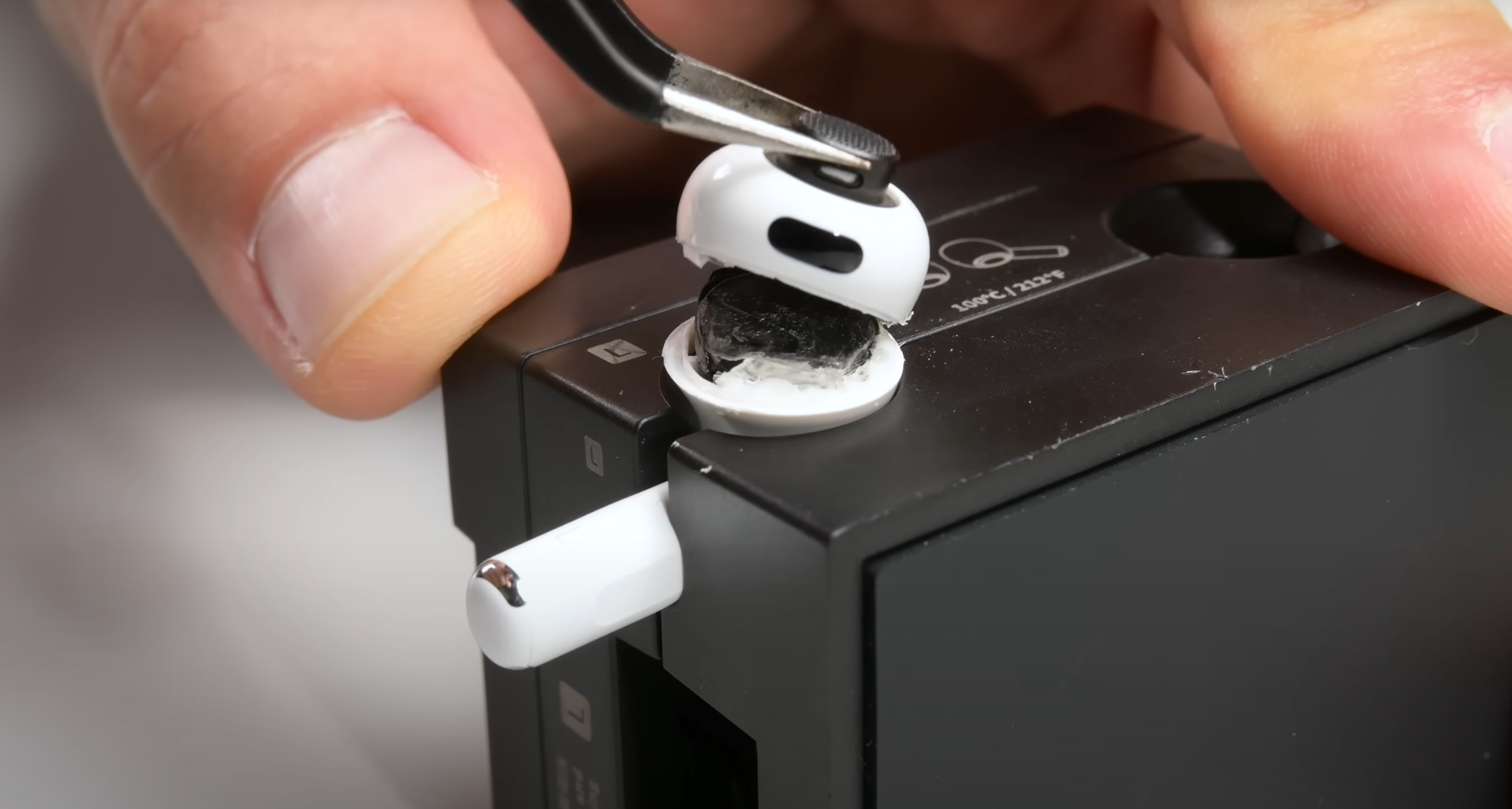 מוטב שתשמור על AirPods Pro 3 - מכיוון שאין סיכוי שתוכל לתקן אותם