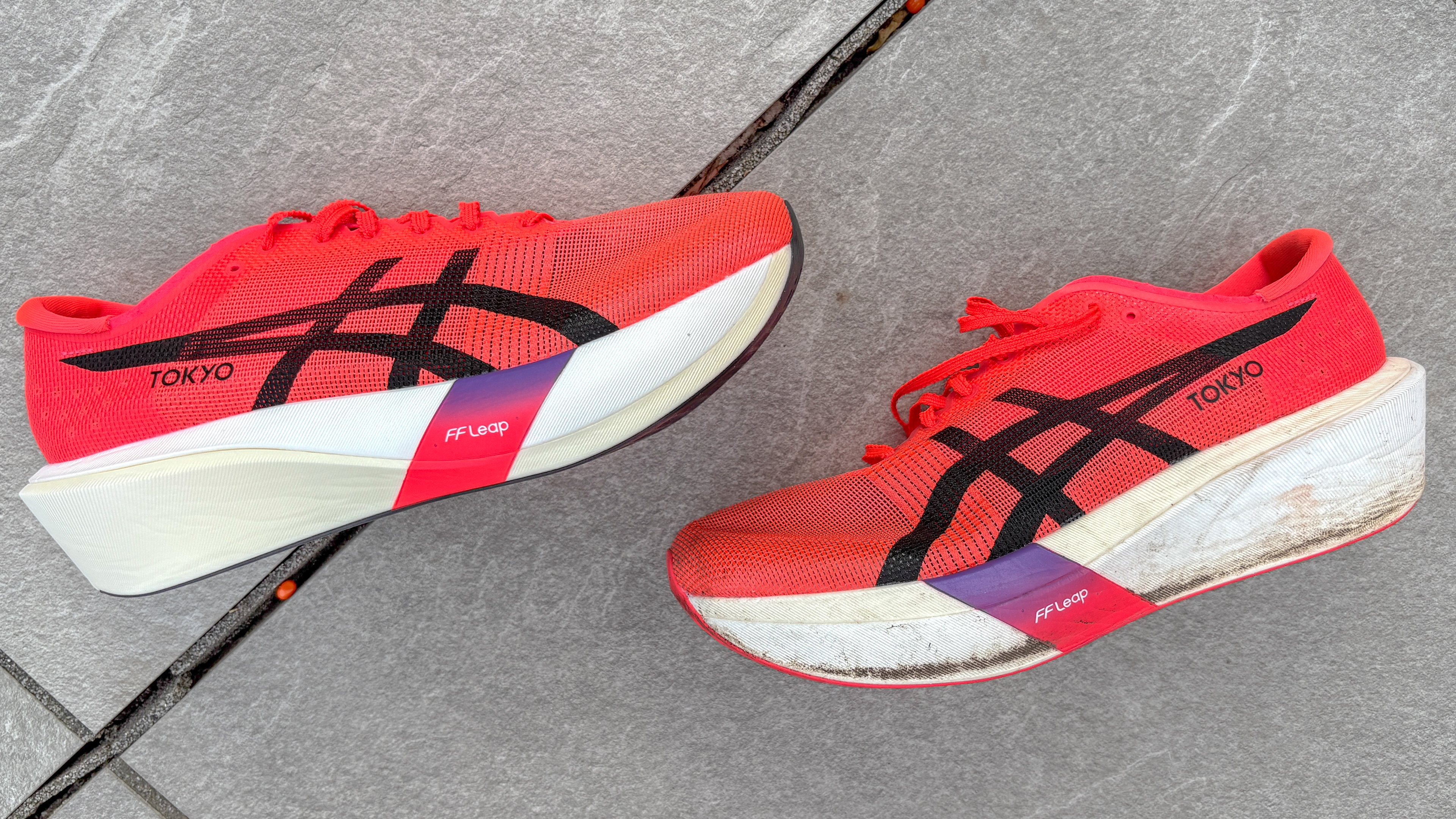ASICS Metaspeed Edge Tokyo ו- ASIC