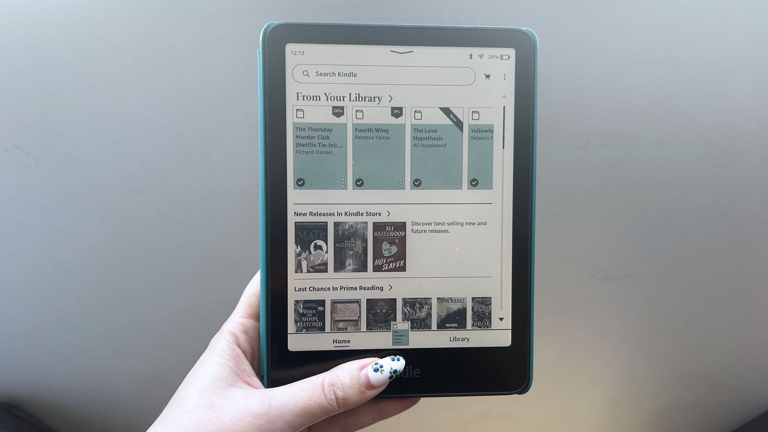 Kindle Colorsoft של אמזון שכנע אותי סוף סוף לקבל קורא אלקטרוני-אבל החסרון האחד הזה ממש נכנס לעור שלי