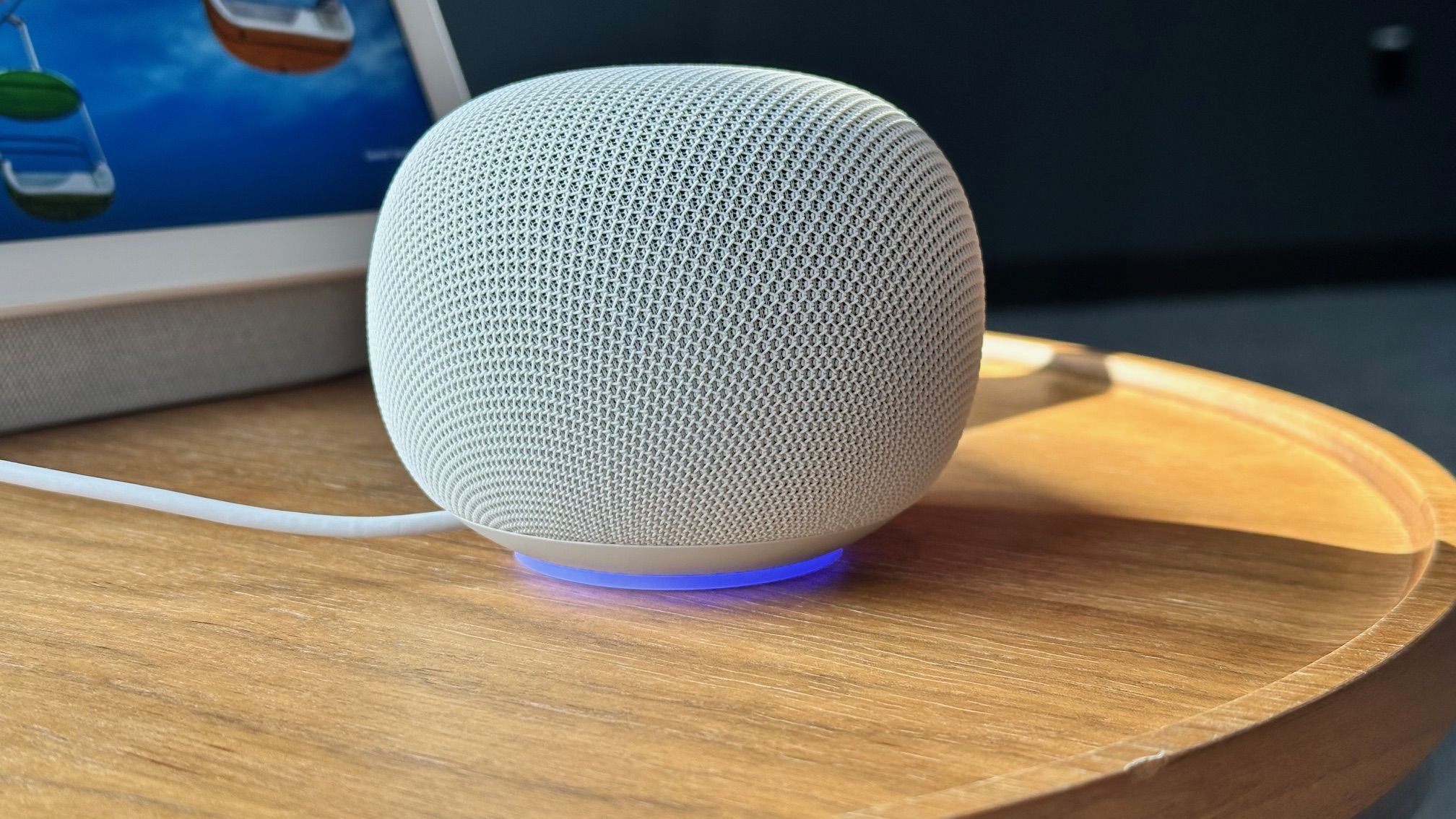 Google Home מתנהג "די מפחיד" כאשר משתמשים מדווחים על זהויות בדויה ומטלות הזויות