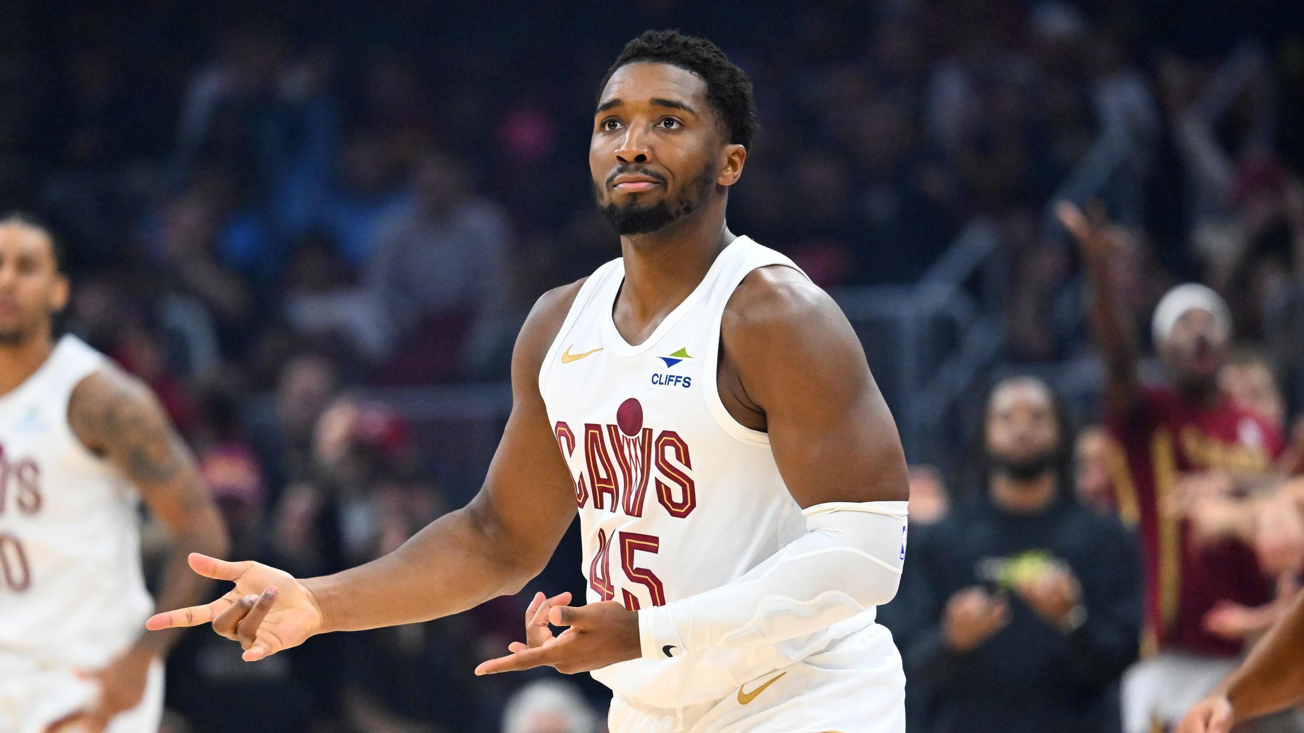 איך לצפות ב-Cavaliers @ Knicks: שידור חי של משחק ה-NBA של 2025 מכל מקום